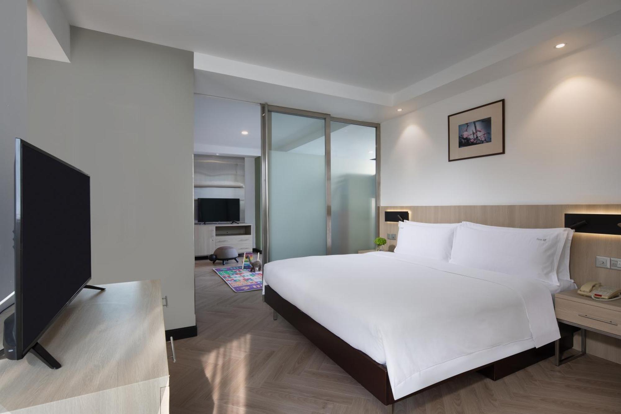 Vista By Ihg Hotel