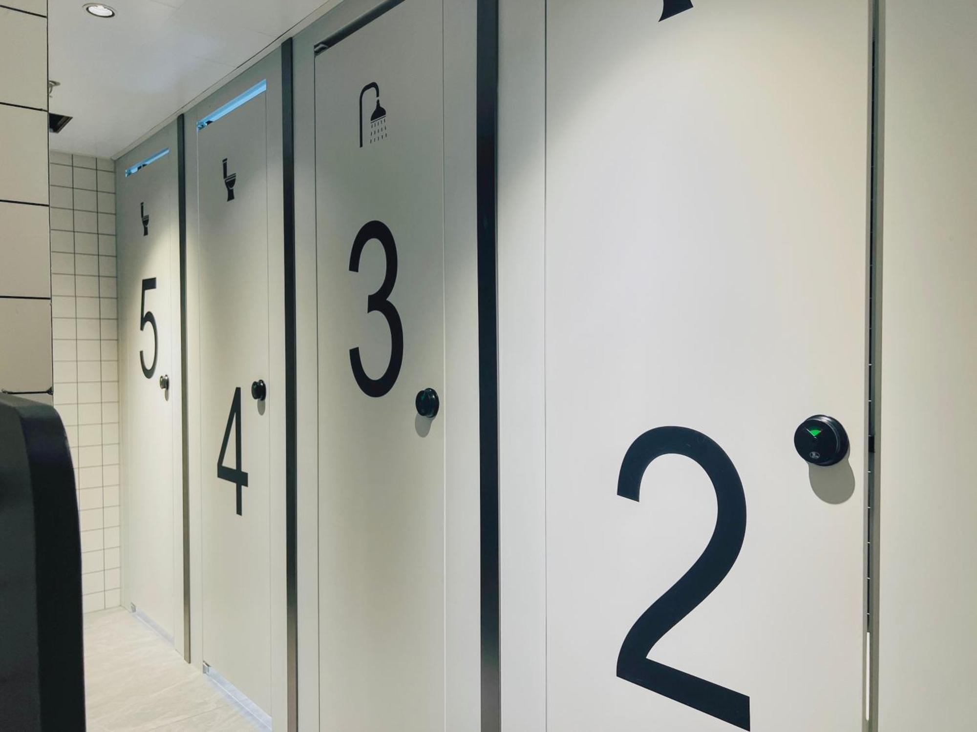 Dayin Garden -near People's Square & Nanjing Road-large Social Area -bar -cafe -gym -free Laundry Luggage Storage -24h Front Desk-english Service
