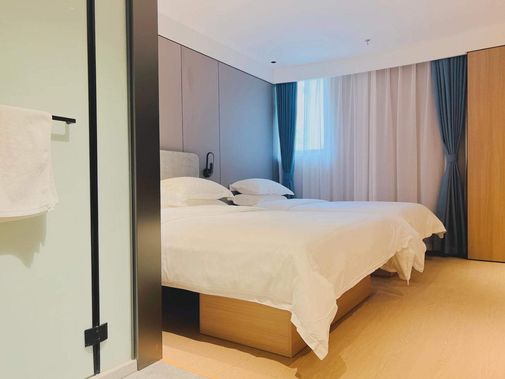 Dayin Garden -near People's Square & Nanjing Road-large Social Area -bar -cafe -gym -free Laundry Luggage Storage -24h Front Desk-english Service Otel 3*