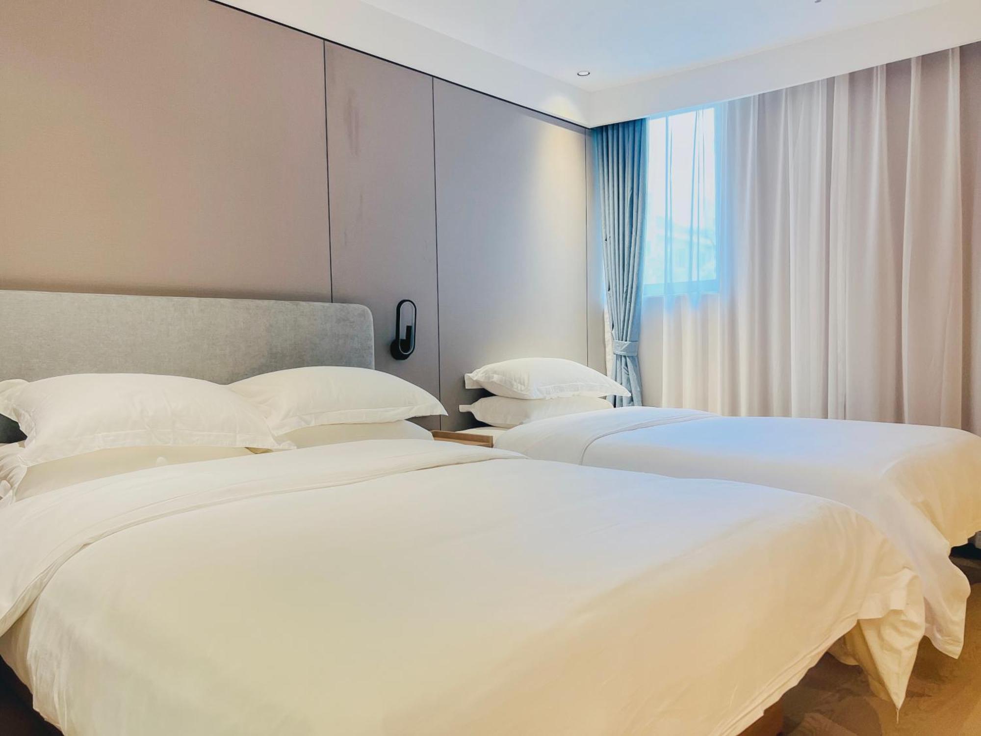 Dayin Garden -near People's Square & Nanjing Road-large Social Area -bar -cafe -gym -free Laundry Luggage Storage -24h Front Desk-english Service