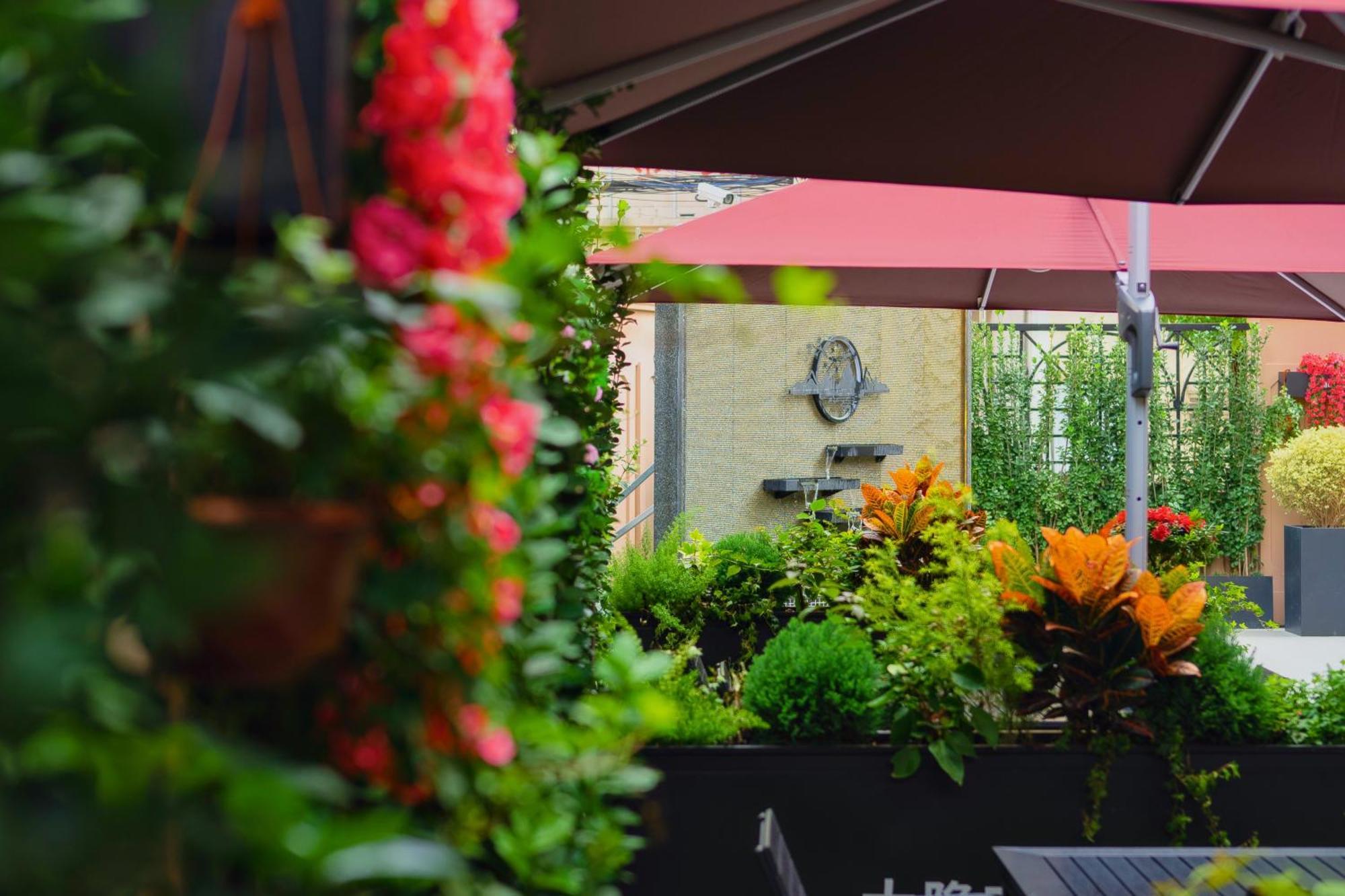 Dayin Garden -near People's Square & Nanjing Road-large Social Area -bar -cafe -gym -free Laundry Luggage Storage -24h Front Desk-english Service Otel