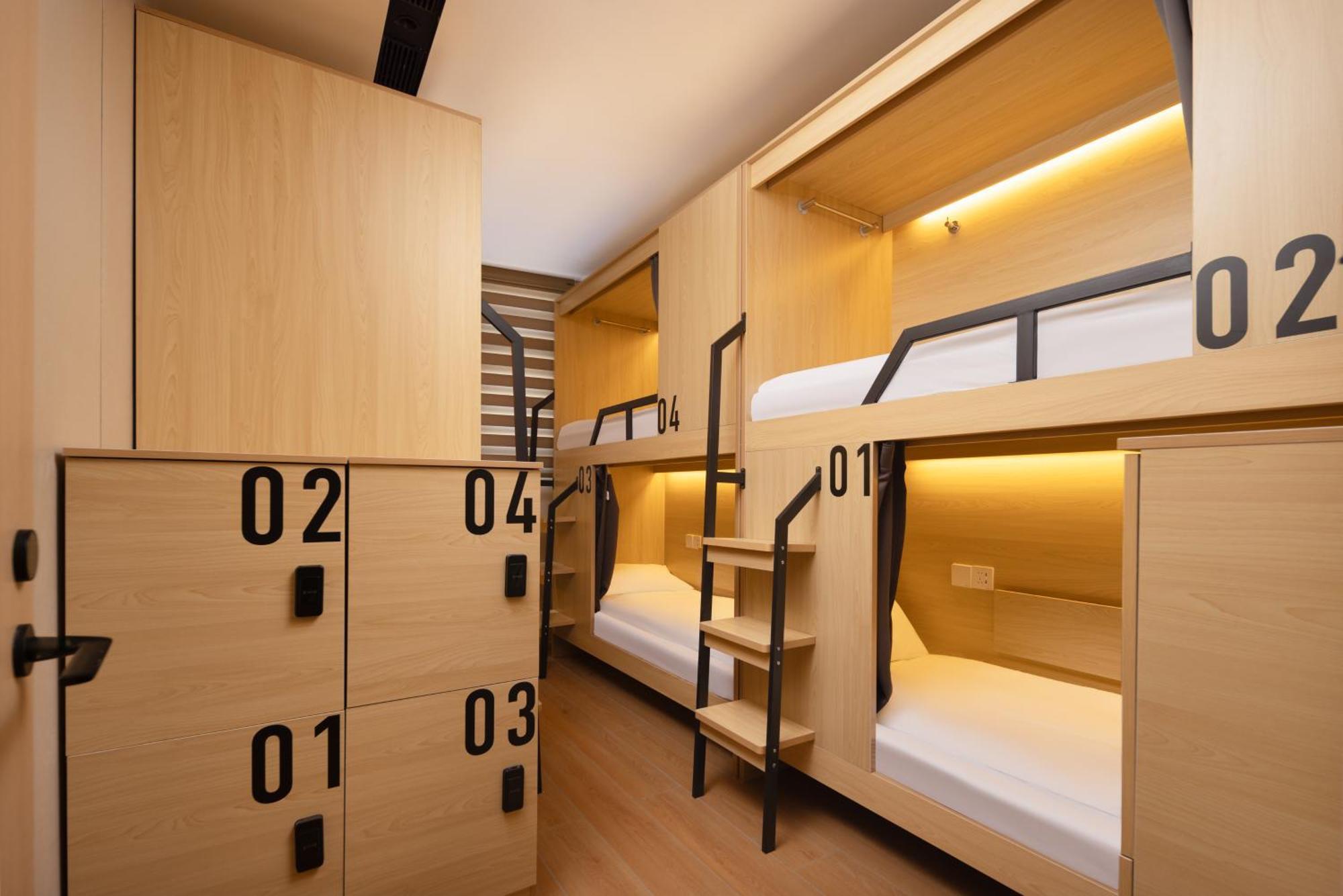 Captain 5 Youth - Xinzhuang Metro Station Hotel