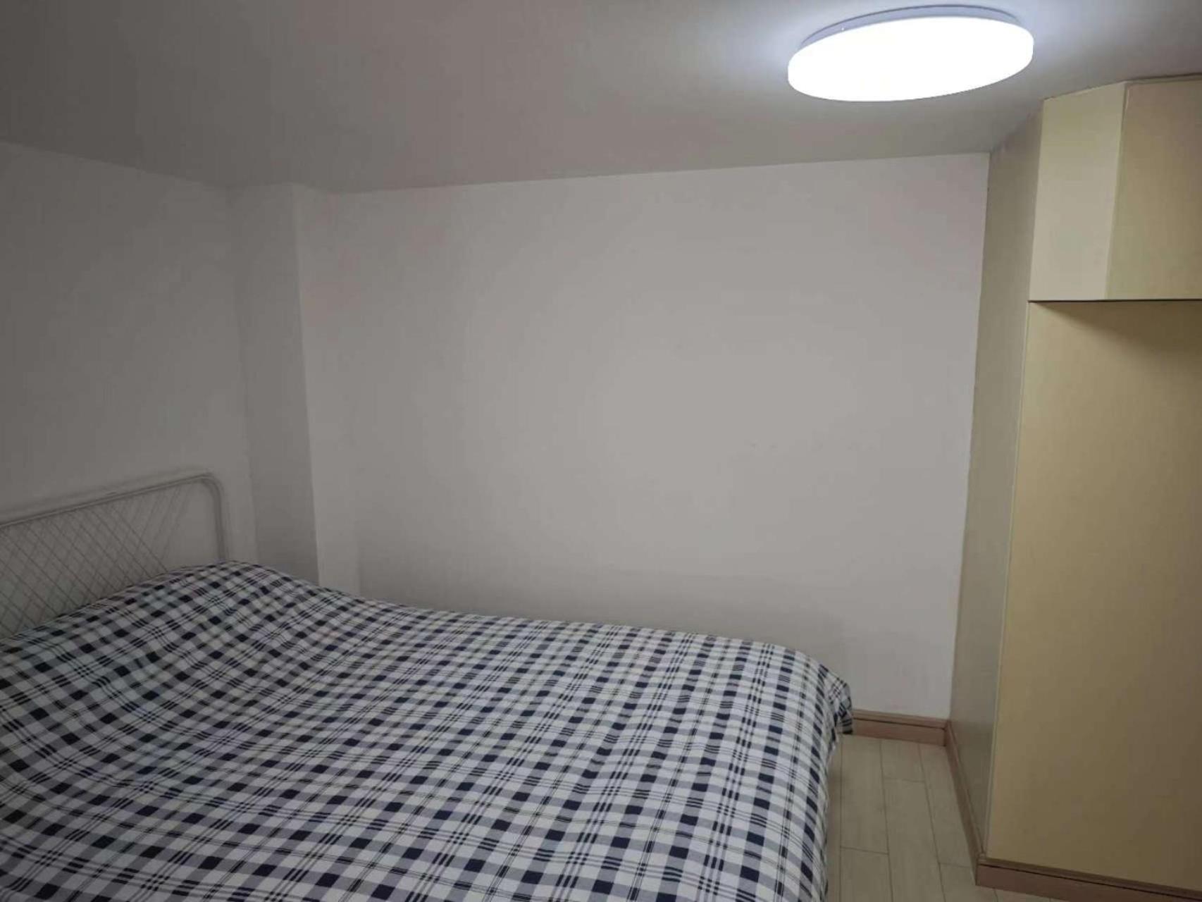 Inestin Xinjinqiao Road Apart Otel Şanghay