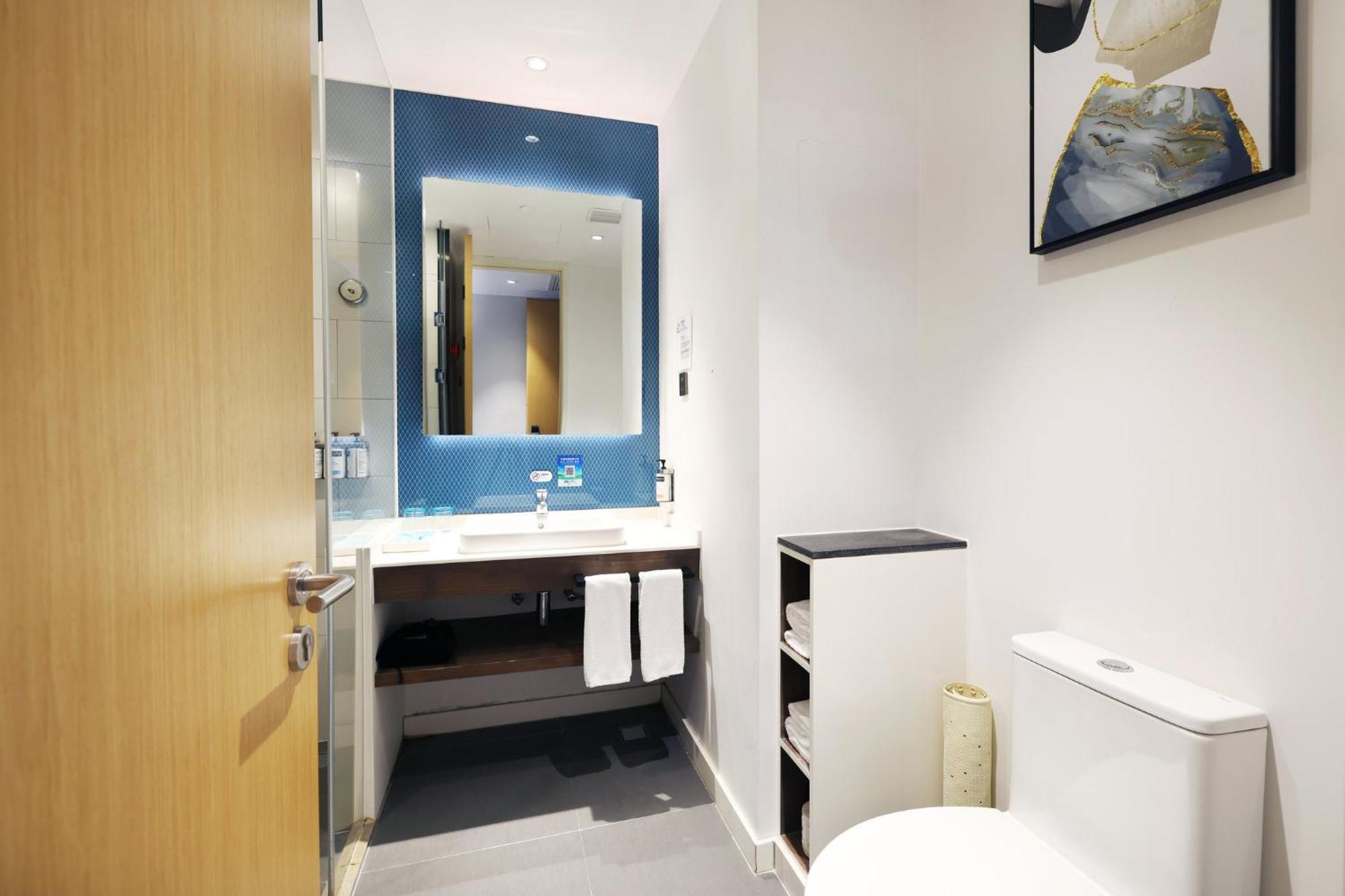 Express Kangqiao By Ihg Hotel