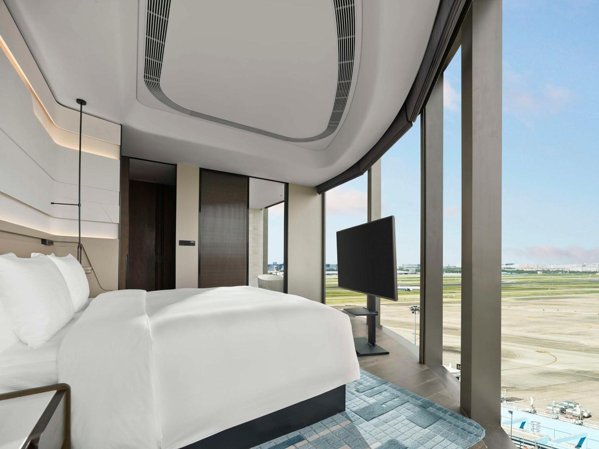 Hilton Hongqiao International Airport Hotel