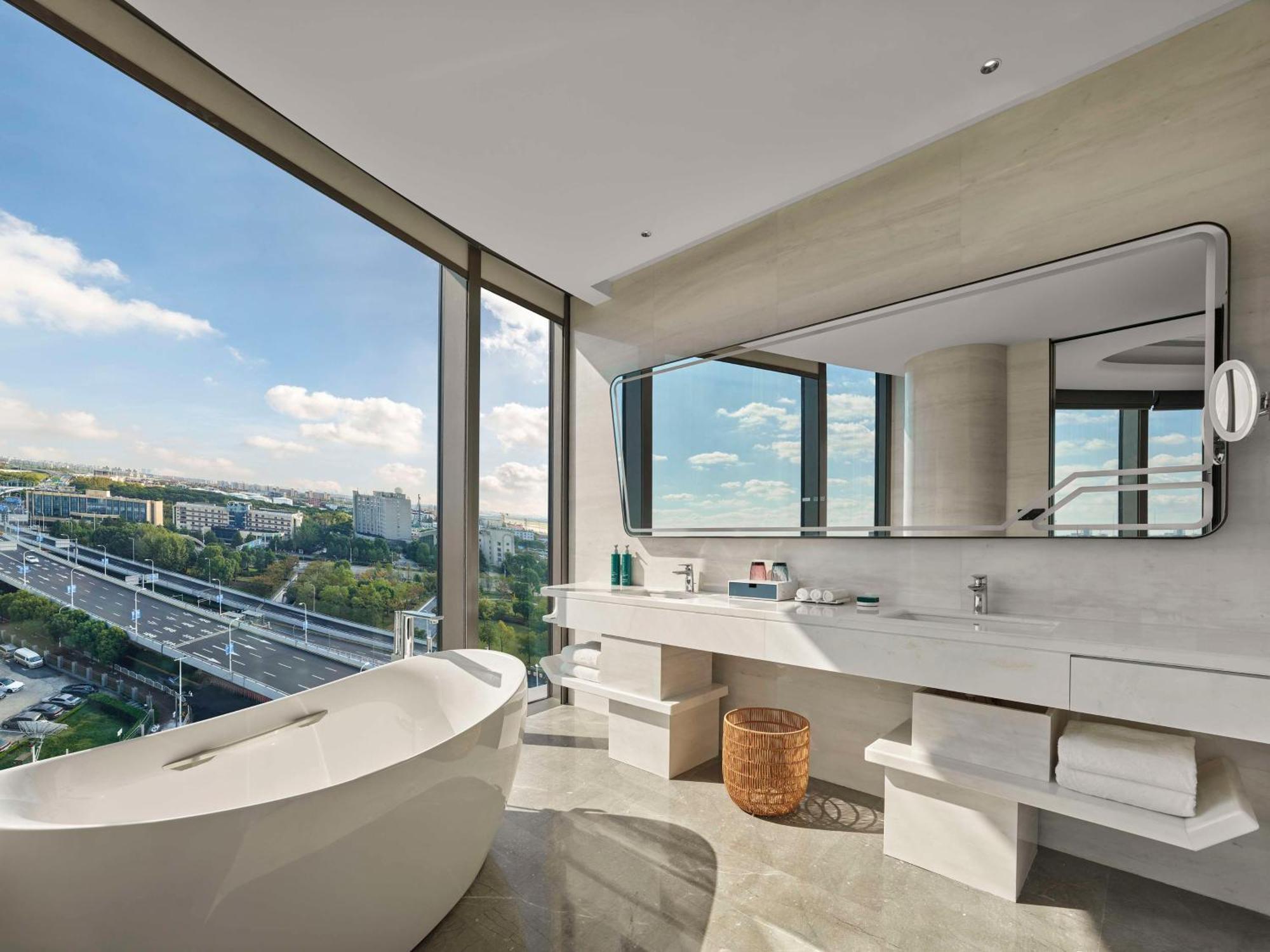 Hilton Hongqiao International Airport Hotel