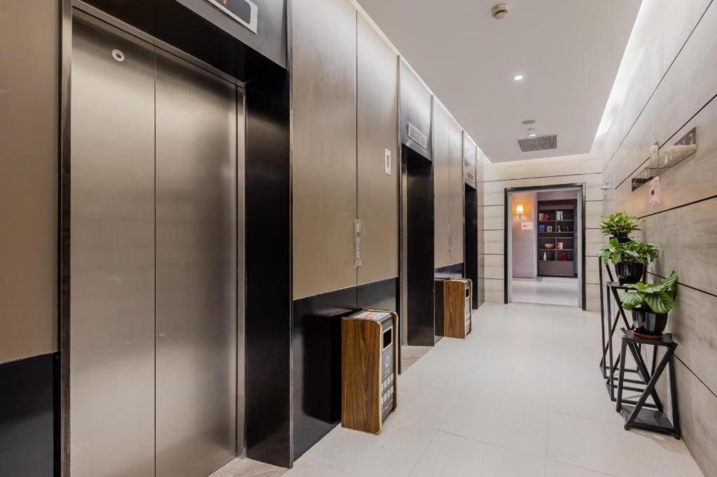 Hotel Plus New International Expo Center Yushan Road Yuanshen Sports
