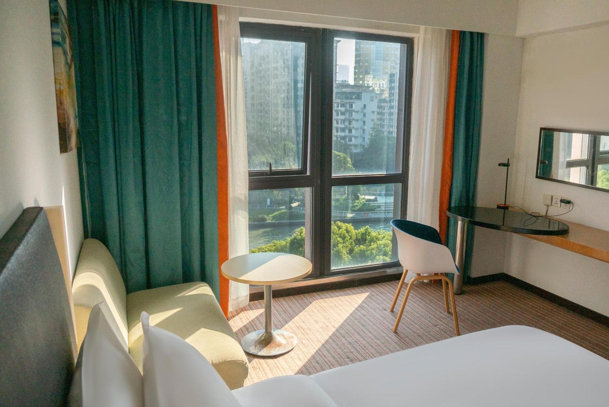 Holiday Express Putuo By Ihg Hotel Shanghai
