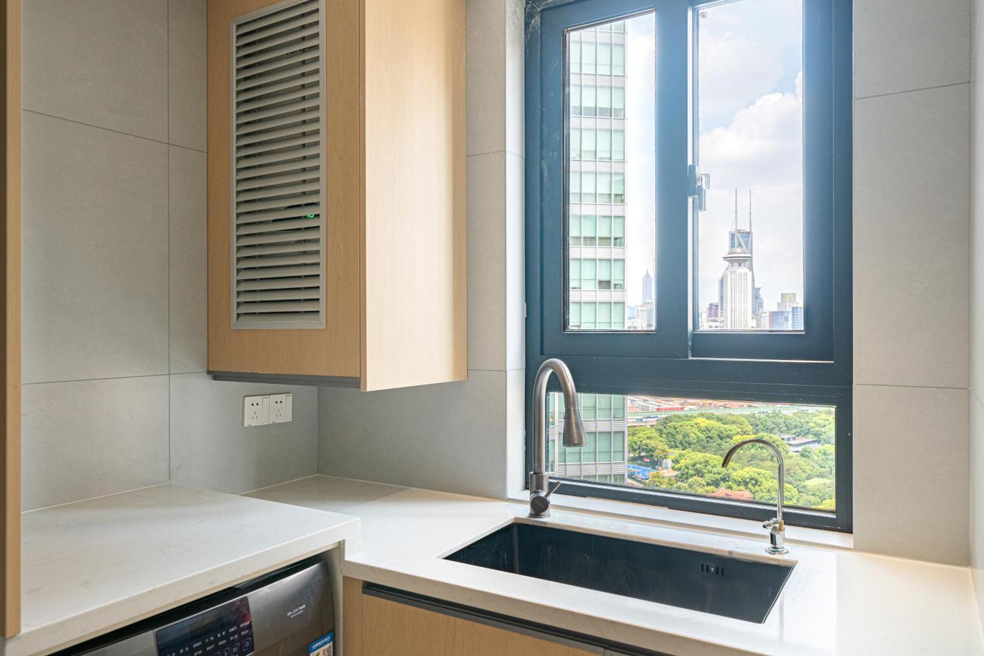 Apartment Modern 3brs Wis Cac&fheating,near Jing'an Temple Shanghai