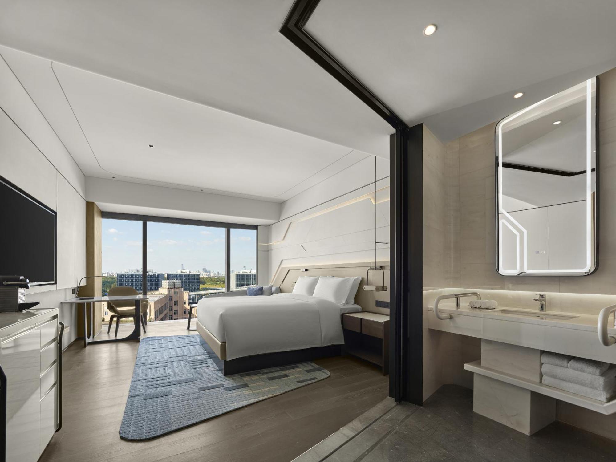 Hilton Hongqiao International Airport Hotel