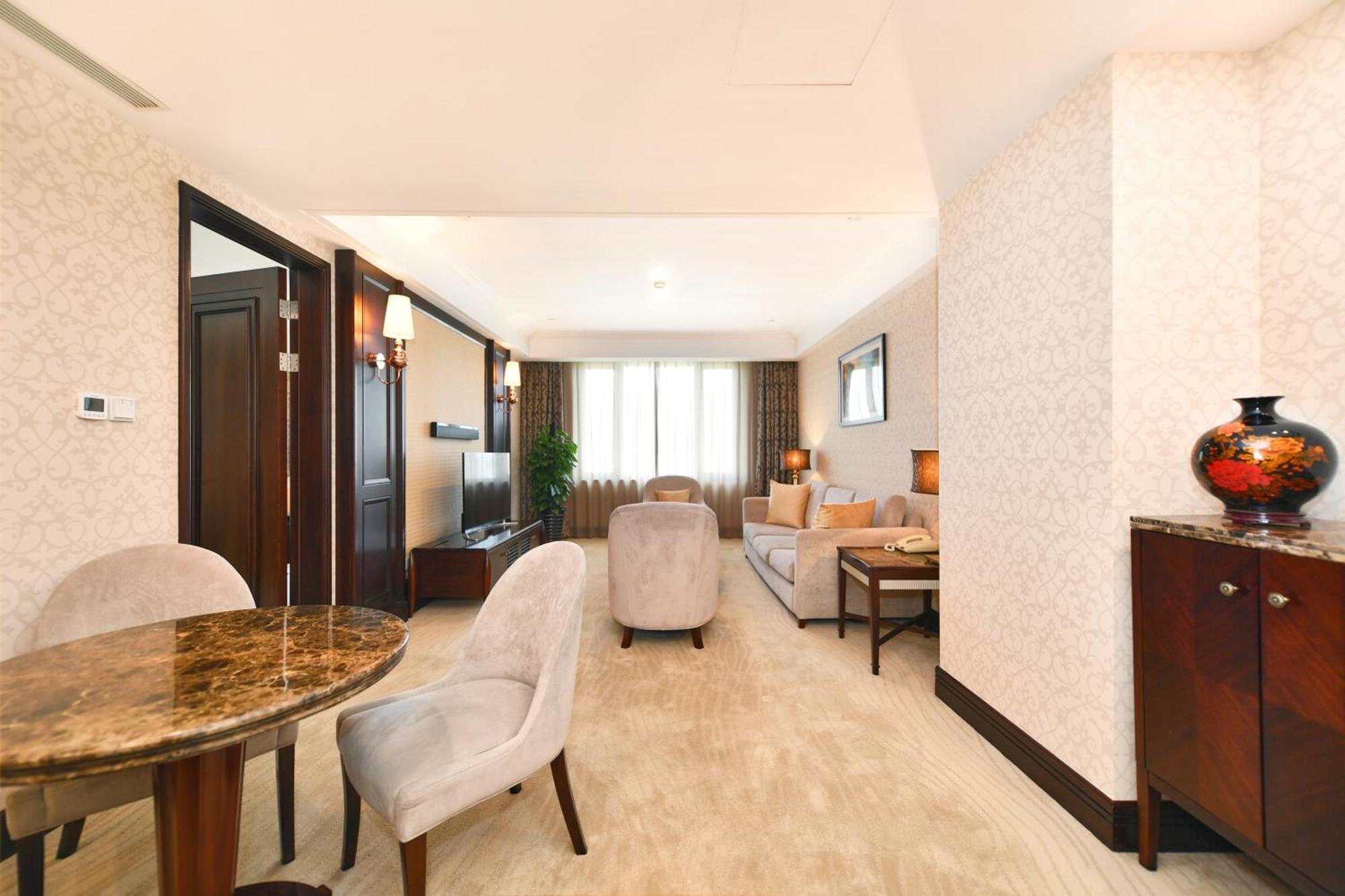 Hotel Evergreen Laurel Hotel,