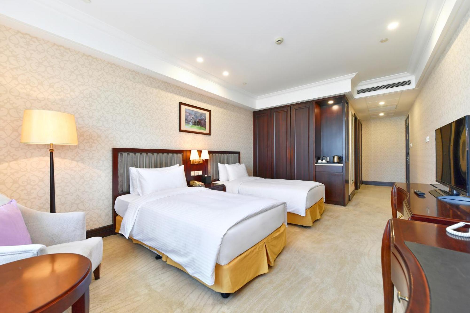 Evergreen Laurel Hotel, 4*