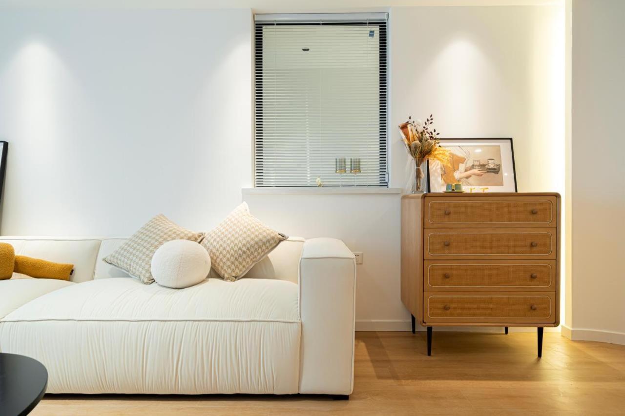Eastern Hub - Bund Branch Xujiahui Garden 2 Bedrooms Near Jinan Tempel *