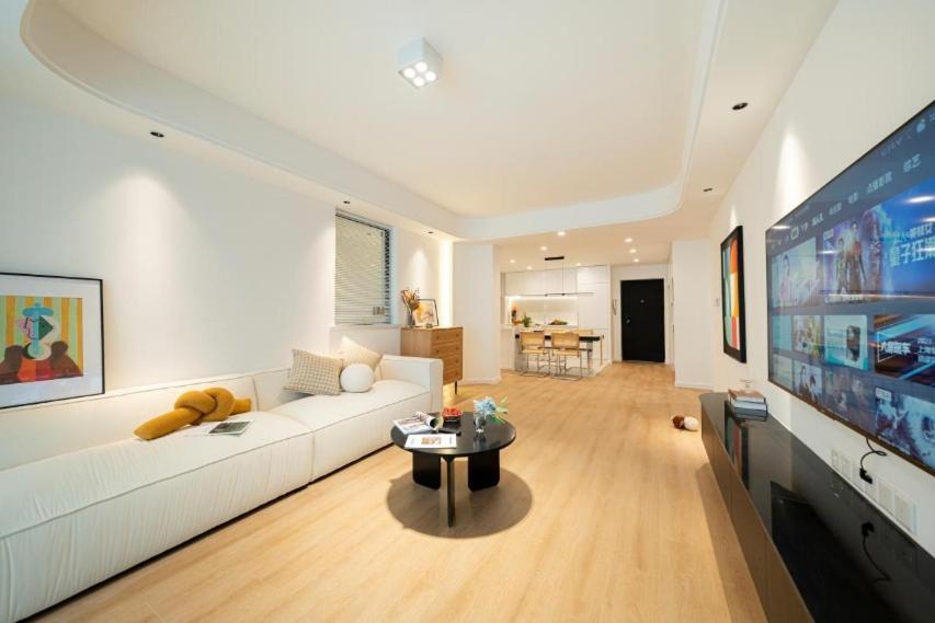 Eastern Hub - Bund Branch Xujiahui Garden 2 Bedrooms Near Jinan Tempel Apartment