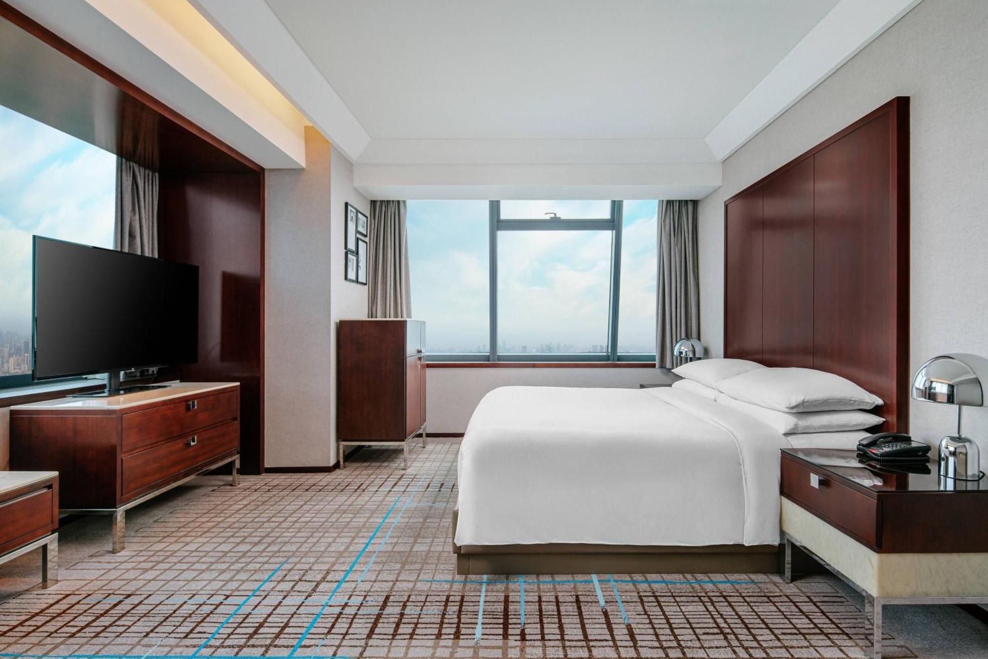 Khách sạn Renaissance Zhongshan Park 5*