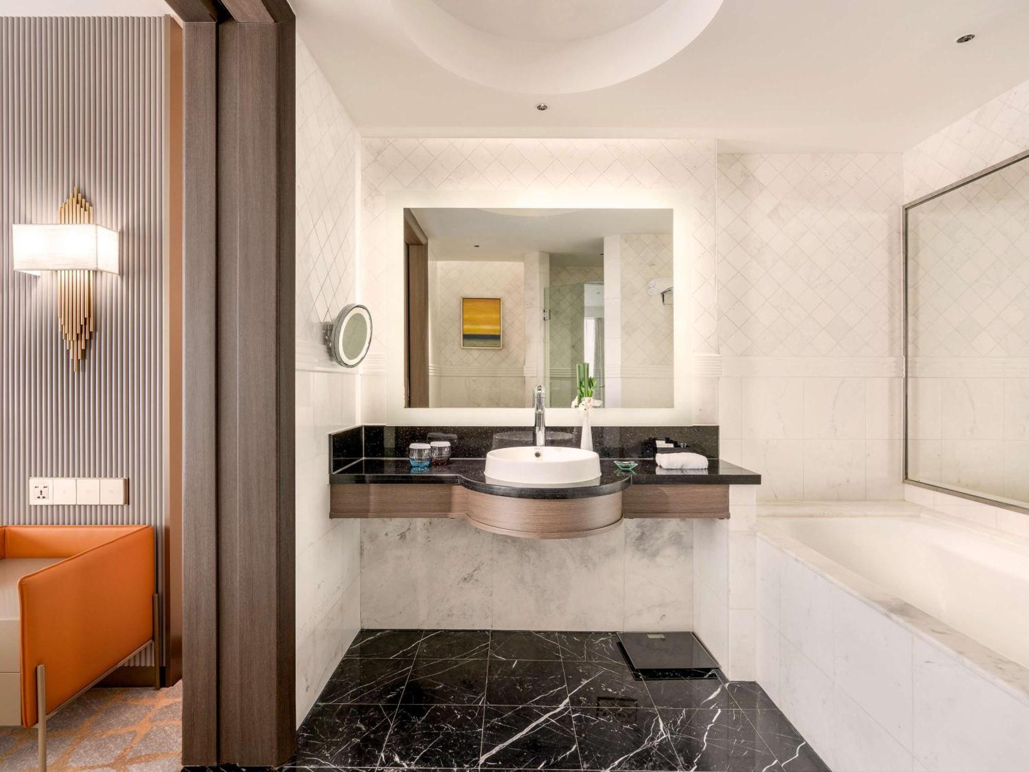 Pullman - In Xintiandi & Yu Garden Area Hotel