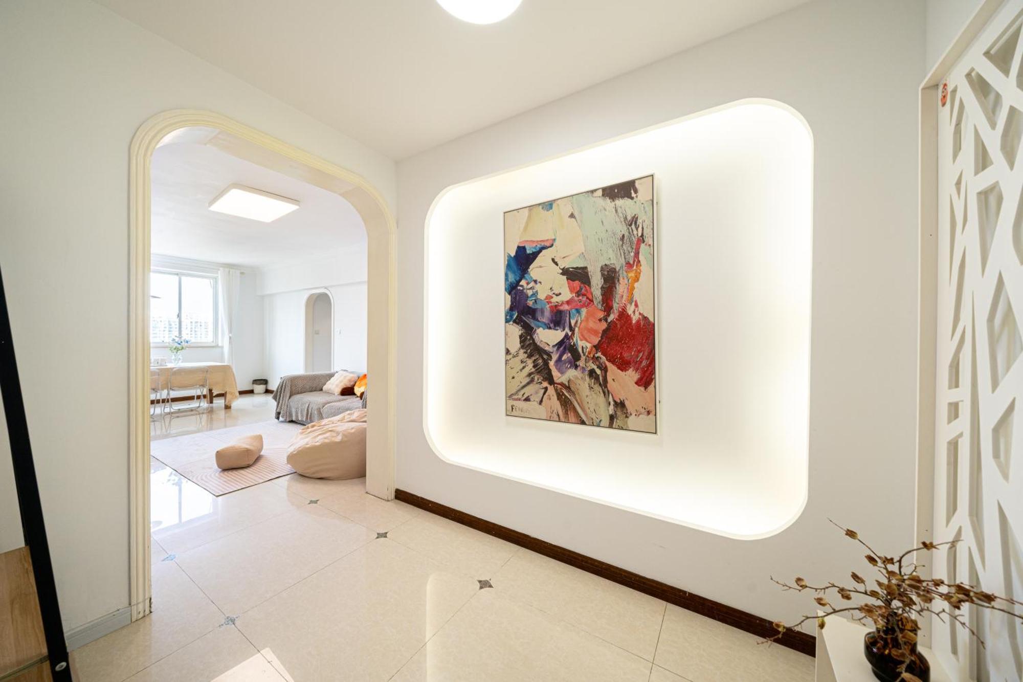 Zhiyuan-3 Bedrooms 1 Bathroom,near People's Square Apartment Shanghai
