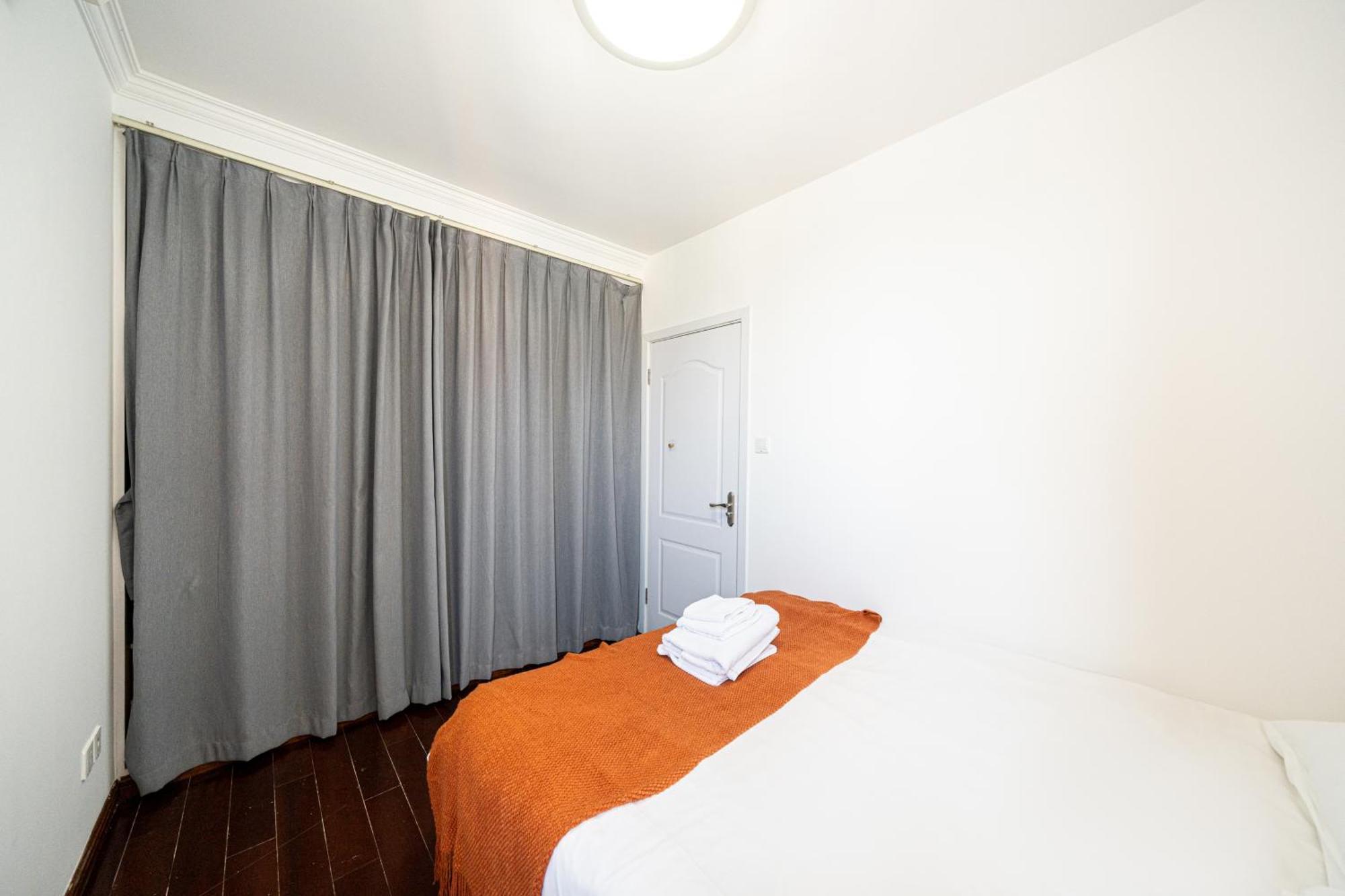 Apartment Zhiyuan-3 Bedrooms 1 Bathroom,near People's Square Shanghai