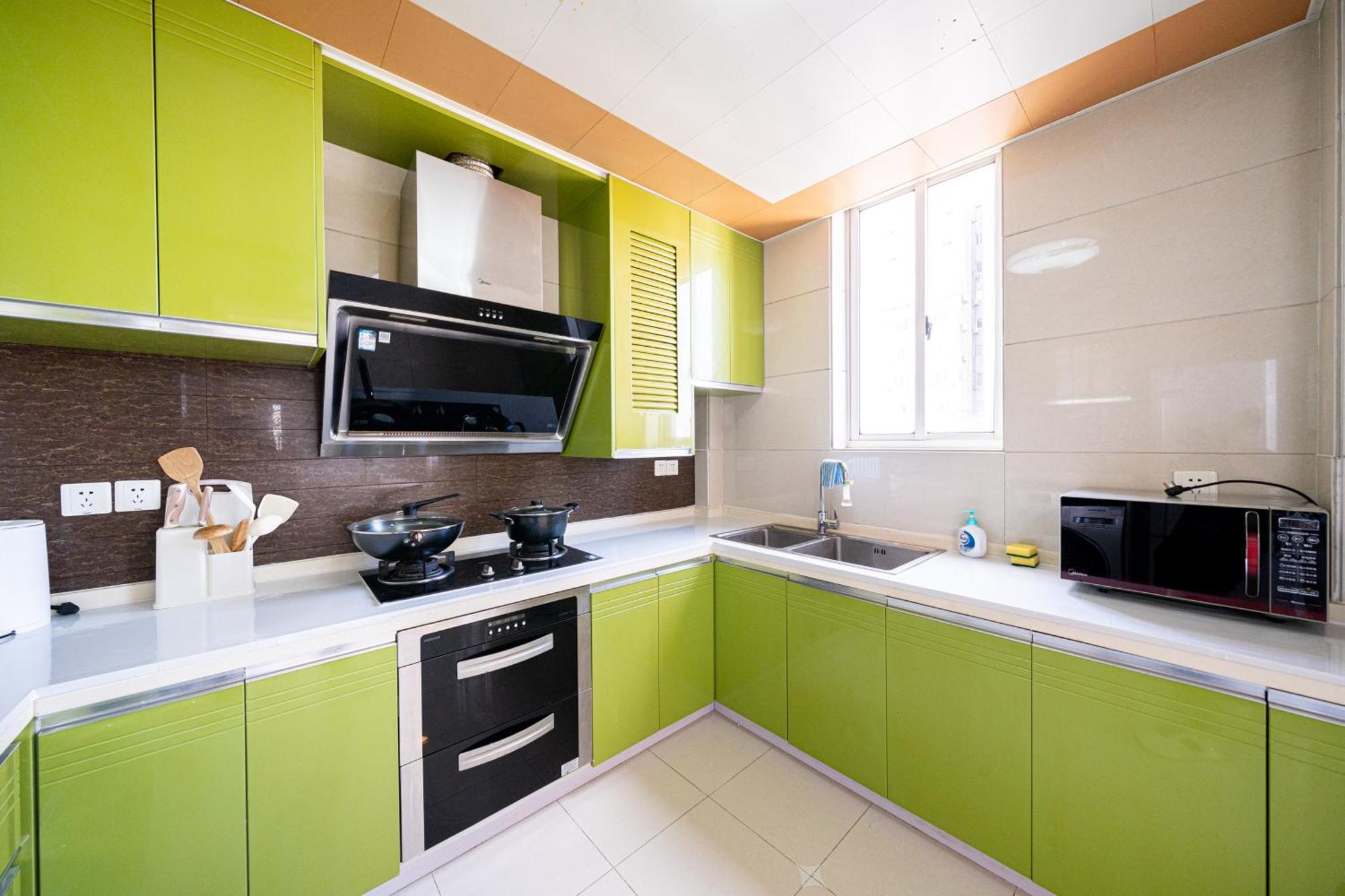 Zhiyuan-3 Bedrooms 1 Bathroom,near People's Square