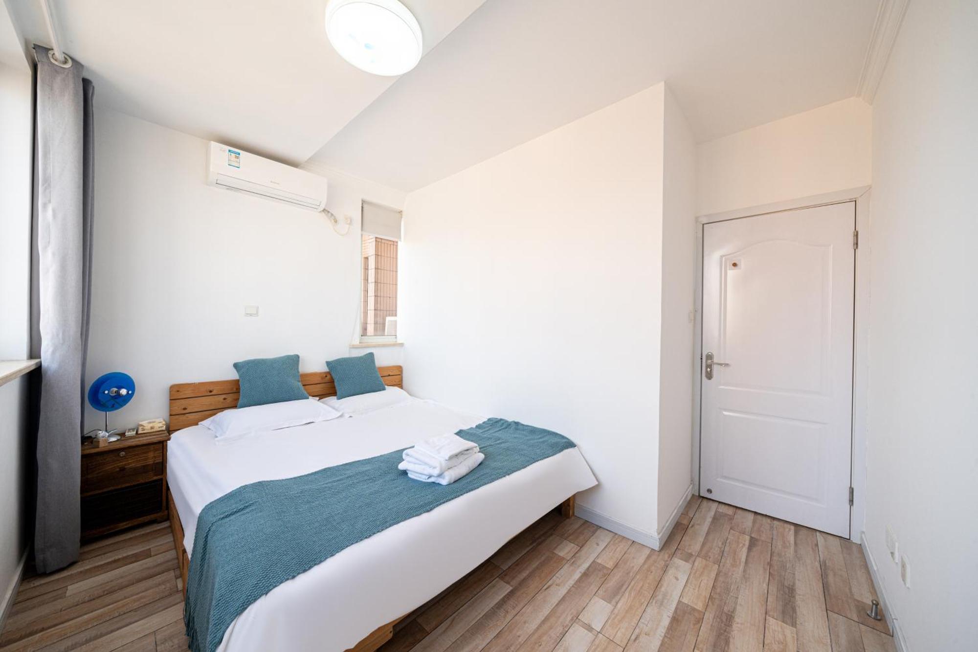 Apartment Zhiyuan-3 Bedrooms 1 Bathroom,near People's Square *