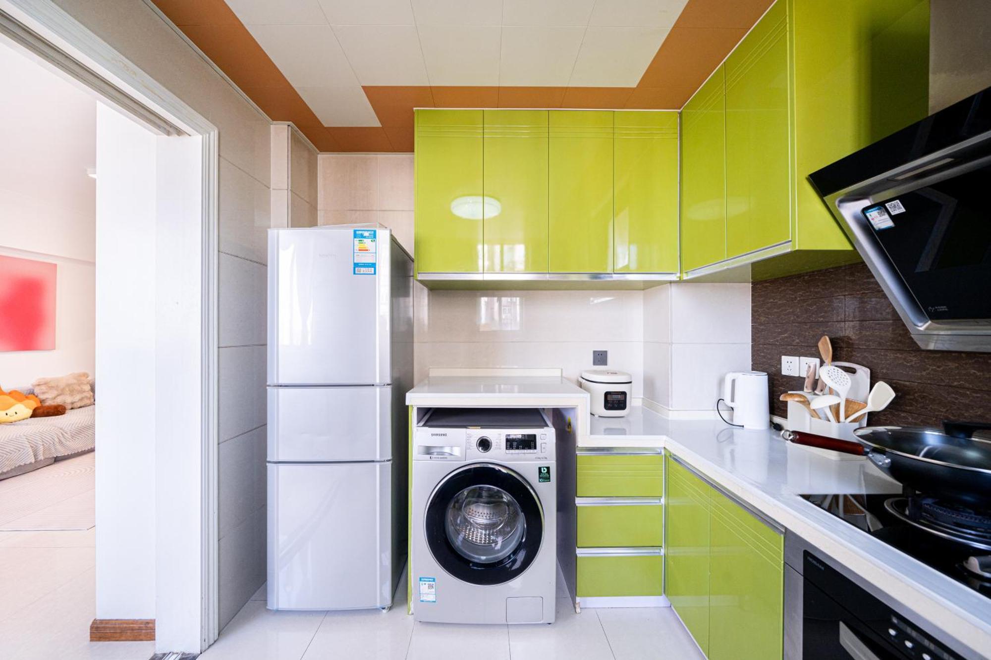 Zhiyuan-3 Bedrooms 1 Bathroom,near People's Square *