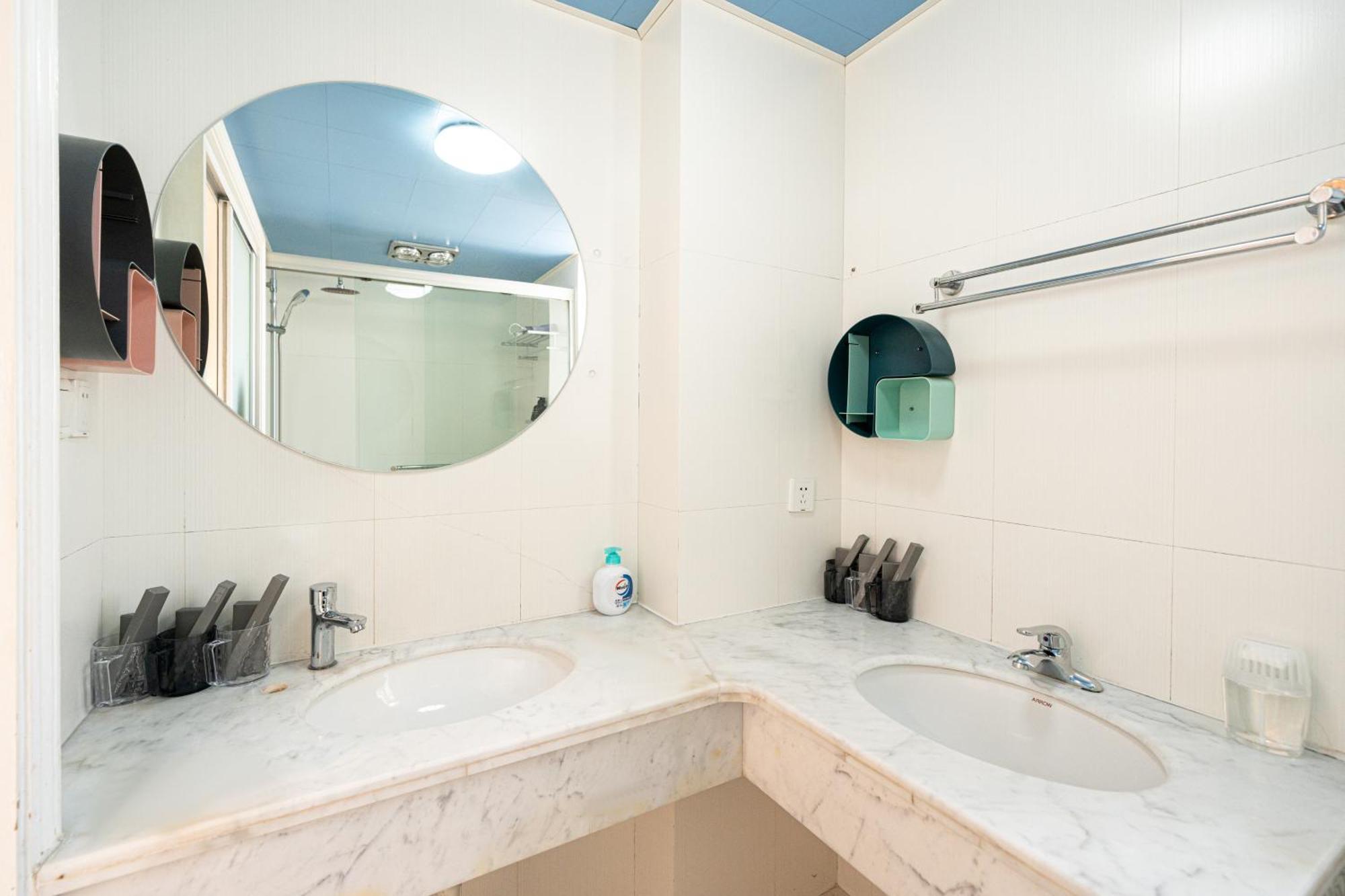 Zhiyuan-3 Bedrooms 1 Bathroom,near People's Square Shanghai