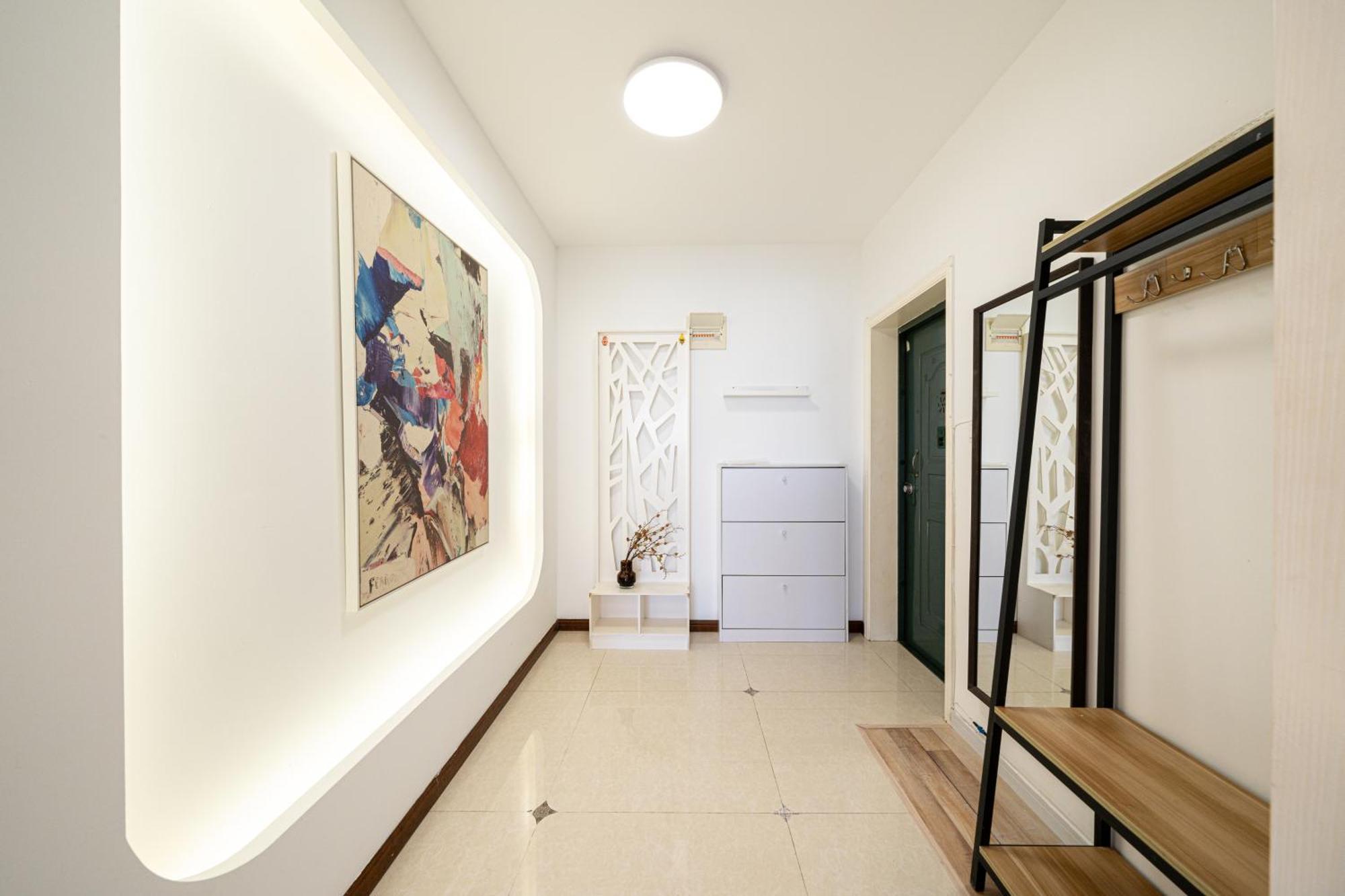 Zhiyuan-3 Bedrooms 1 Bathroom,near People's Square Apartment *