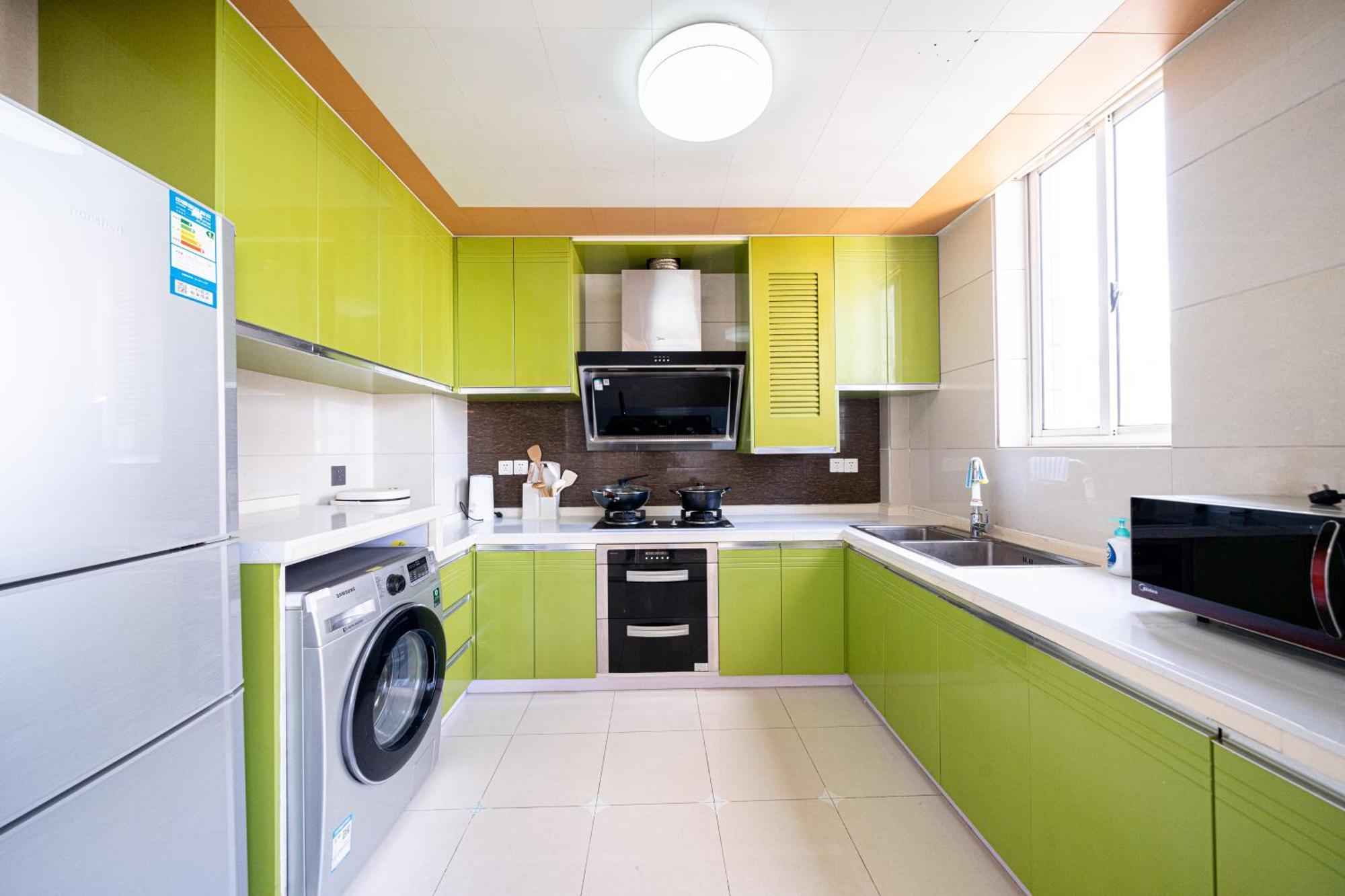 Apartment Zhiyuan-3 Bedrooms 1 Bathroom,near People's Square Shanghai