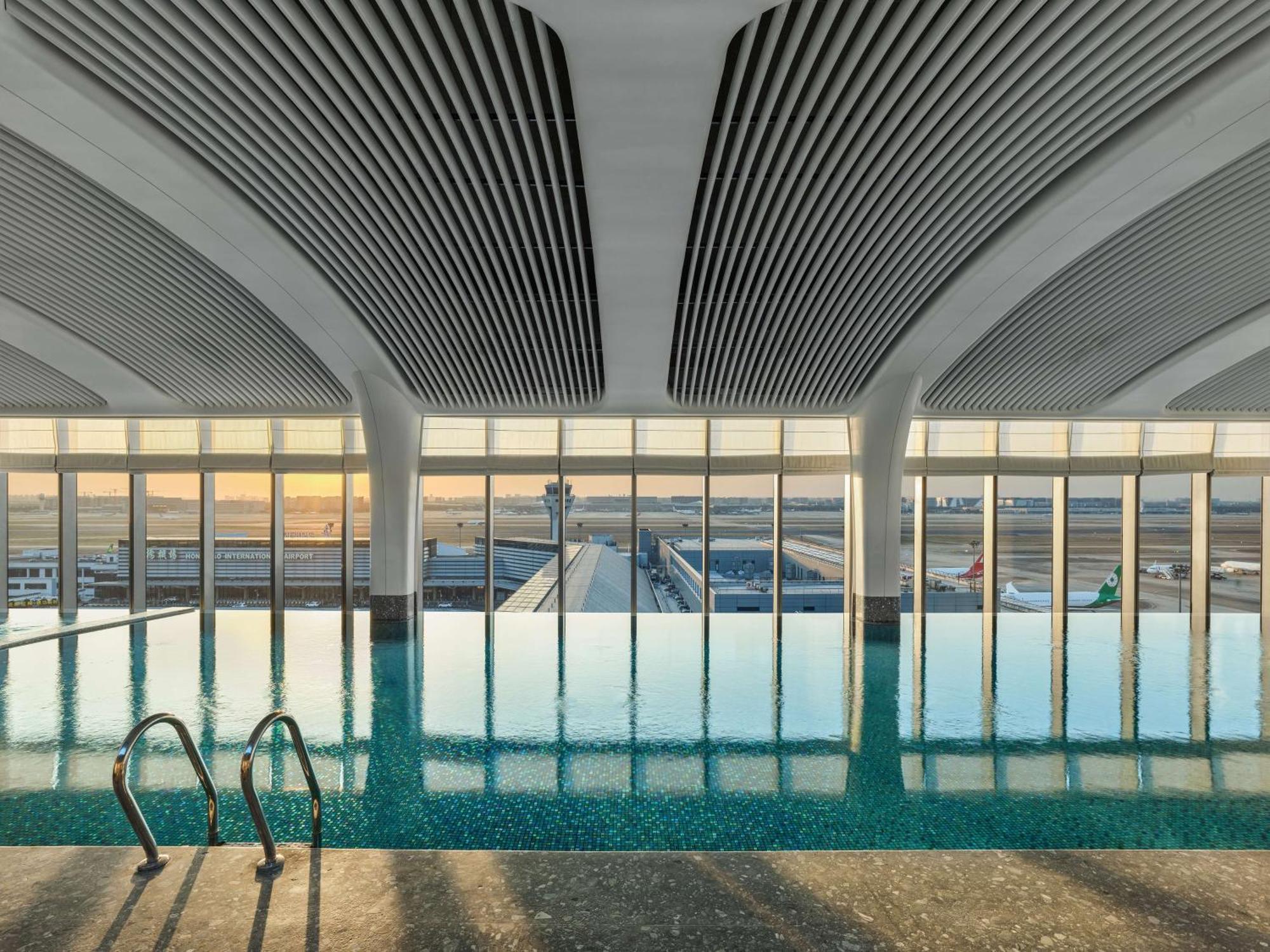 Hilton Hongqiao International Airport Hotel 5*