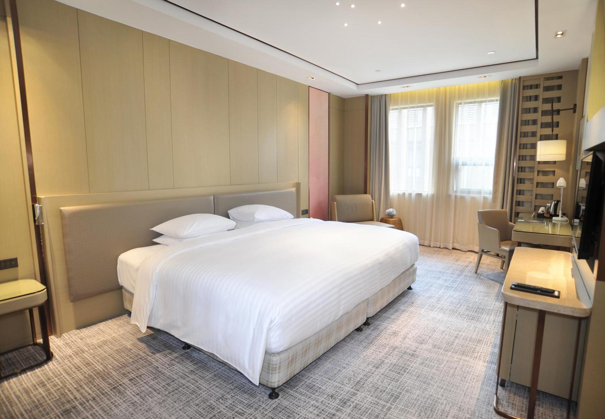 Courtyard By Marriott Shanghai International Tourism And Resorts Zone Hotel