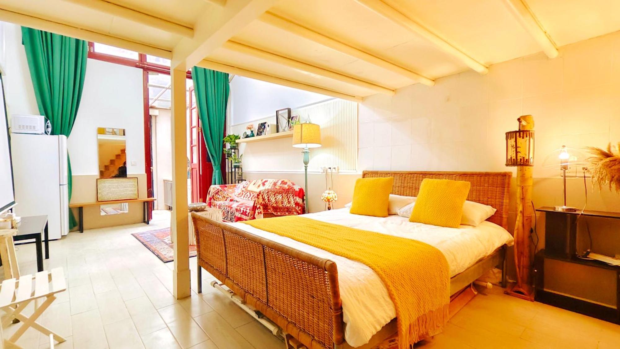 Hills & Aromahome Palette With Balcony Close To Metro Line 9 * Shanghai