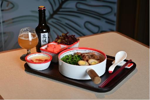 Intercityhotel Hongqiao Airport - Free Minibar For First Night Hotel 4*
