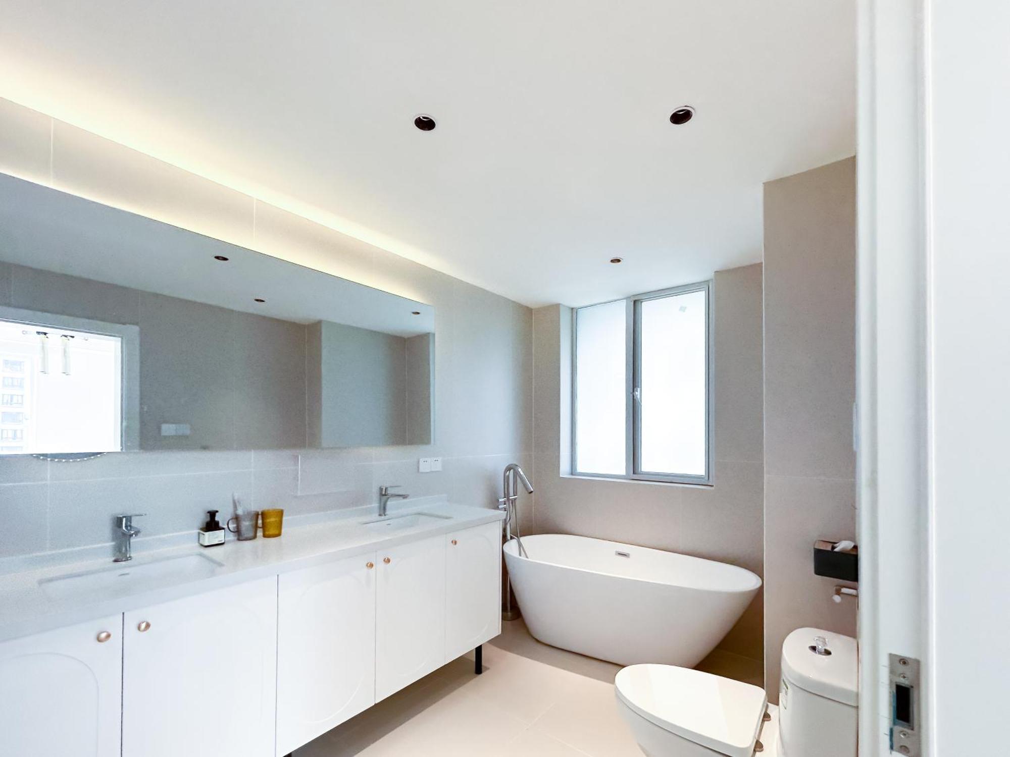 Eastern Hub - Bund Branch Simply Luxurious 4 King Beds, Big French Windows With Bund Views Apartamento Shanghái