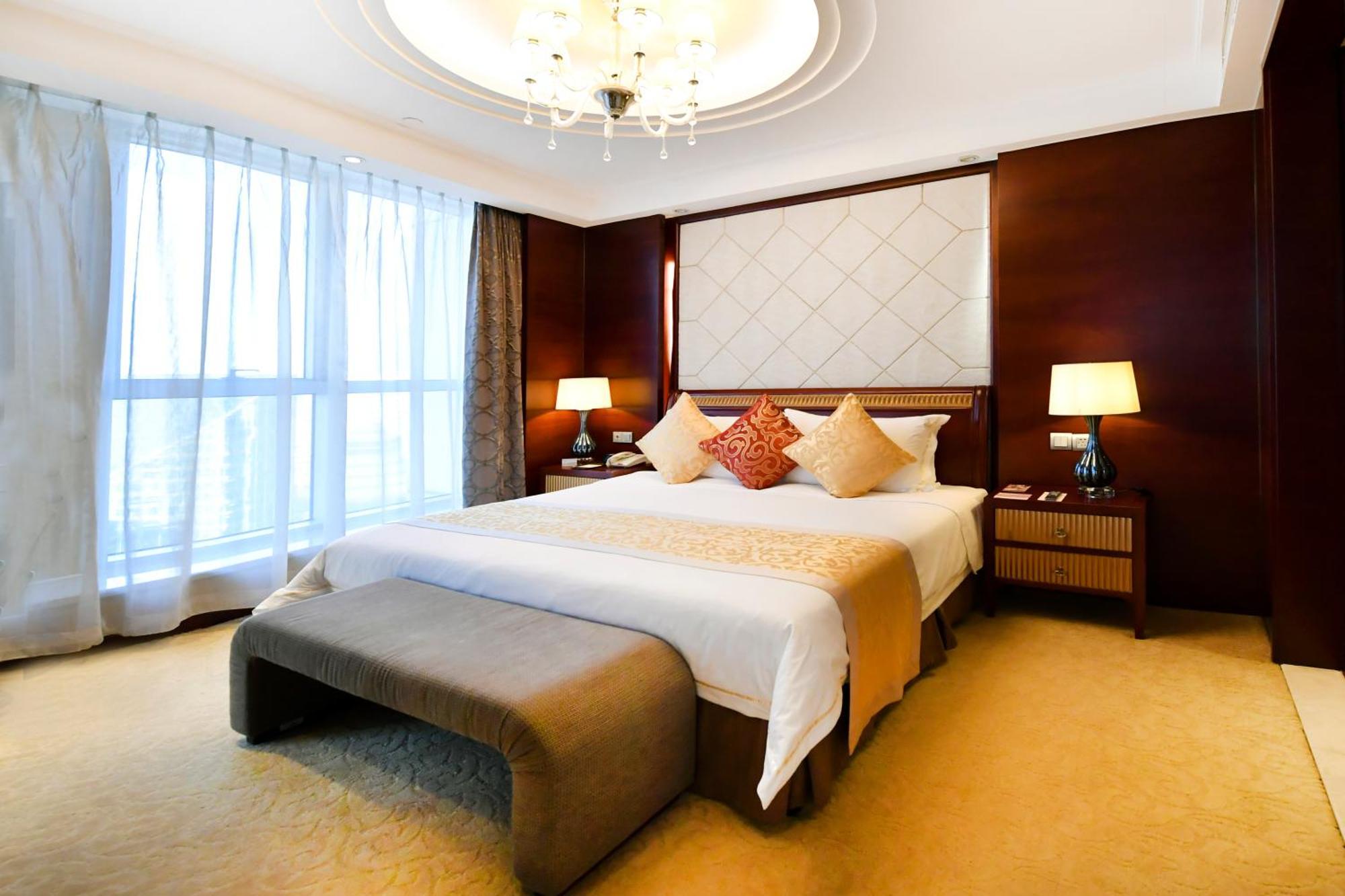 - Nanjing Road Hotel