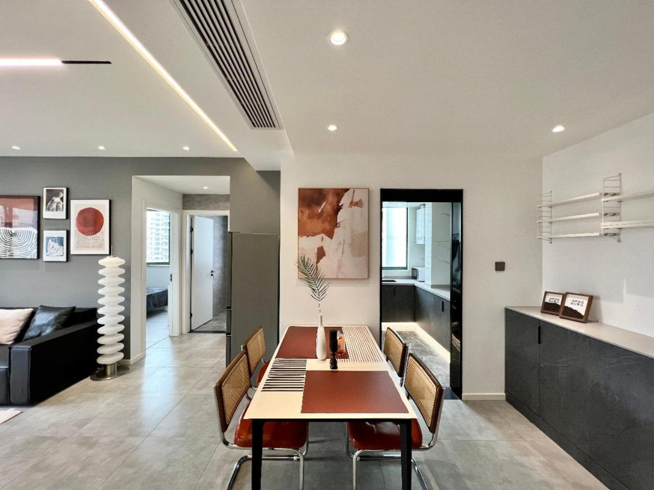 Eastern Hub - Bund Branch Simply Luxurious 4 King Beds, Big French Windows With Bund Views Apartamento Shanghái