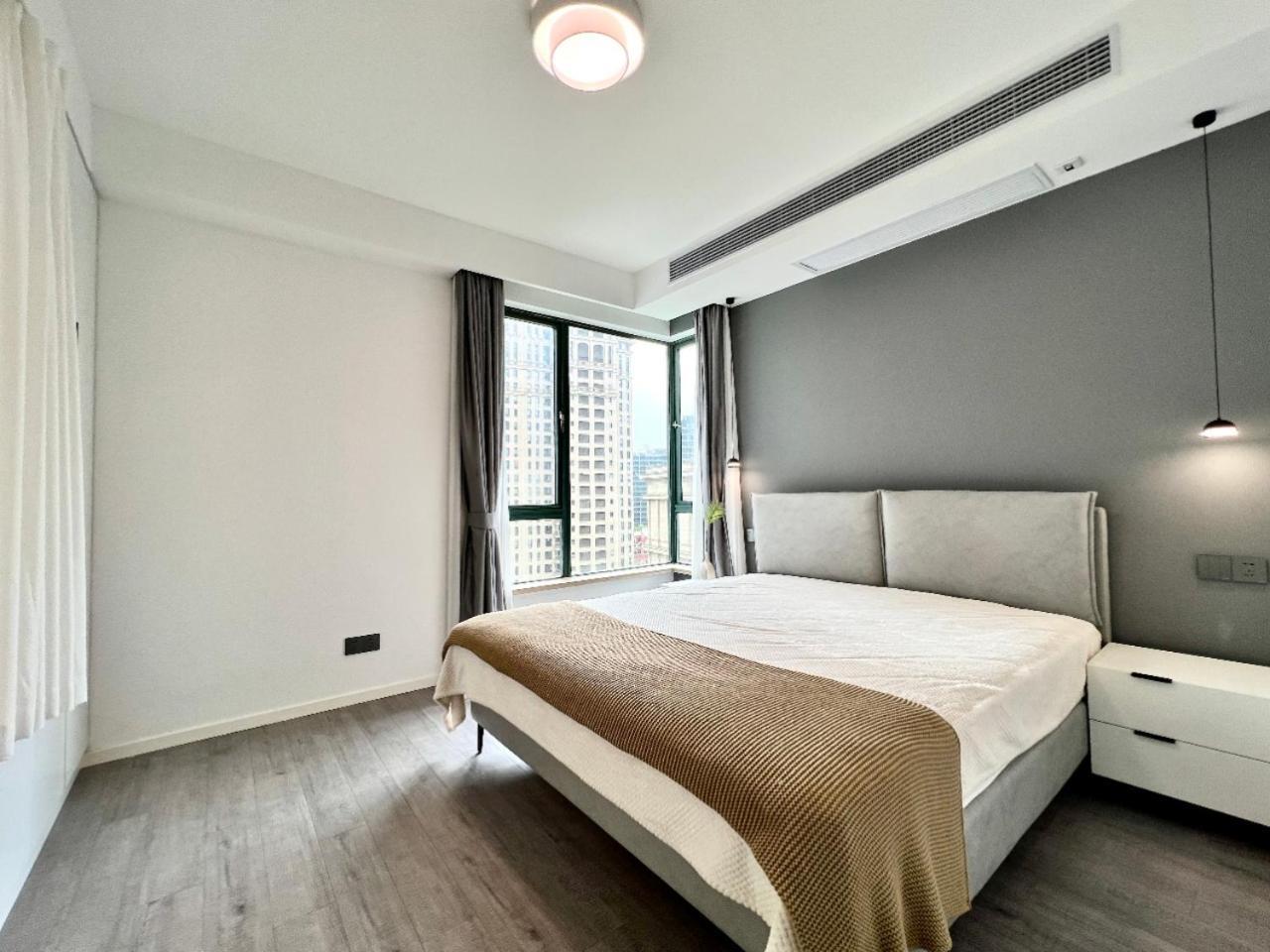 Apartamento Eastern Hub - Bund Branch Simply Luxurious 4 King Beds, Big French Windows With Bund Views Shanghái