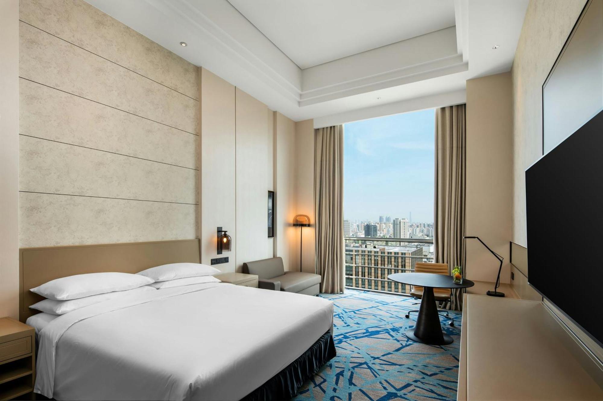 Renaissance Caohejing 5* Shanghai