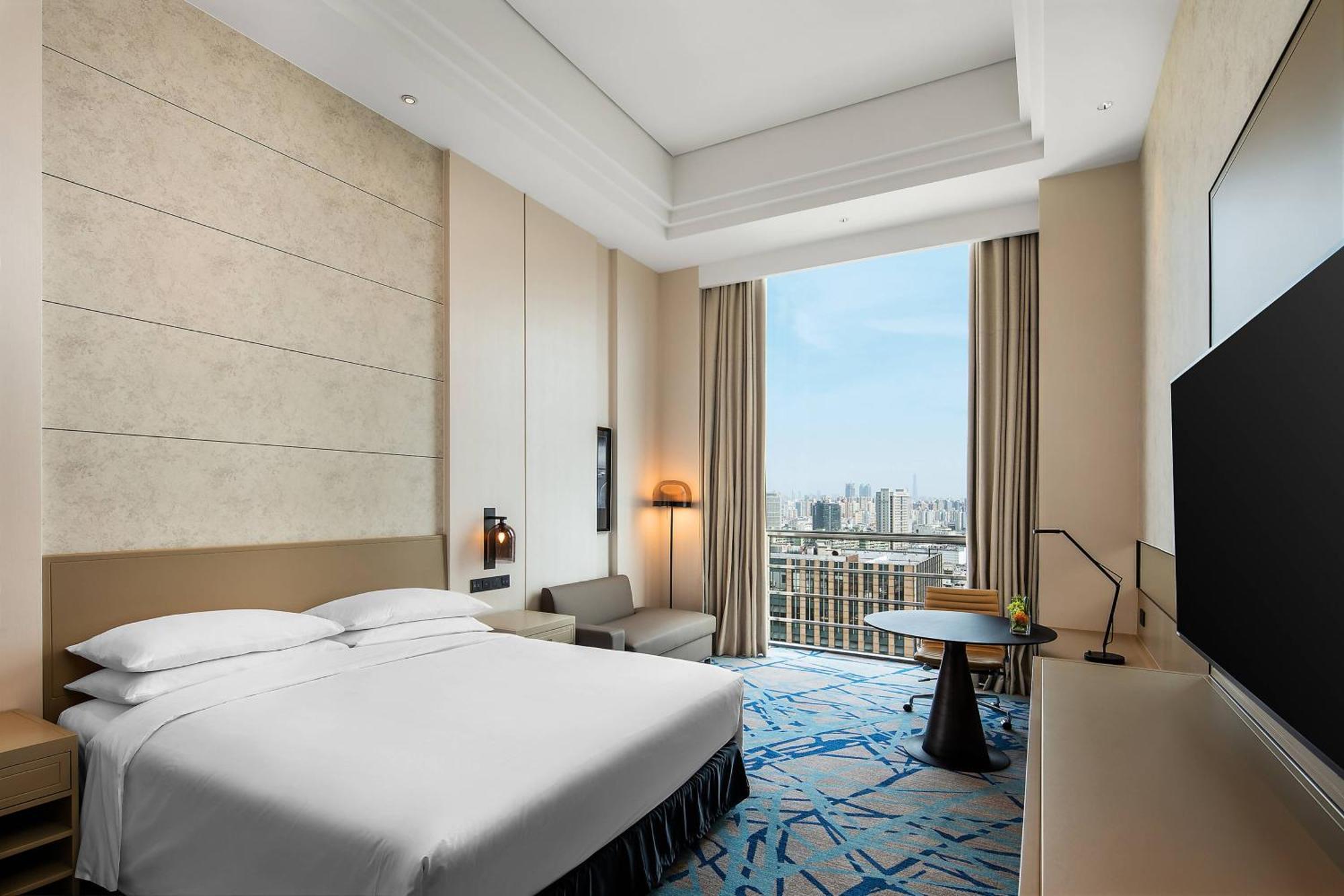 Renaissance Caohejing 5* Shanghai