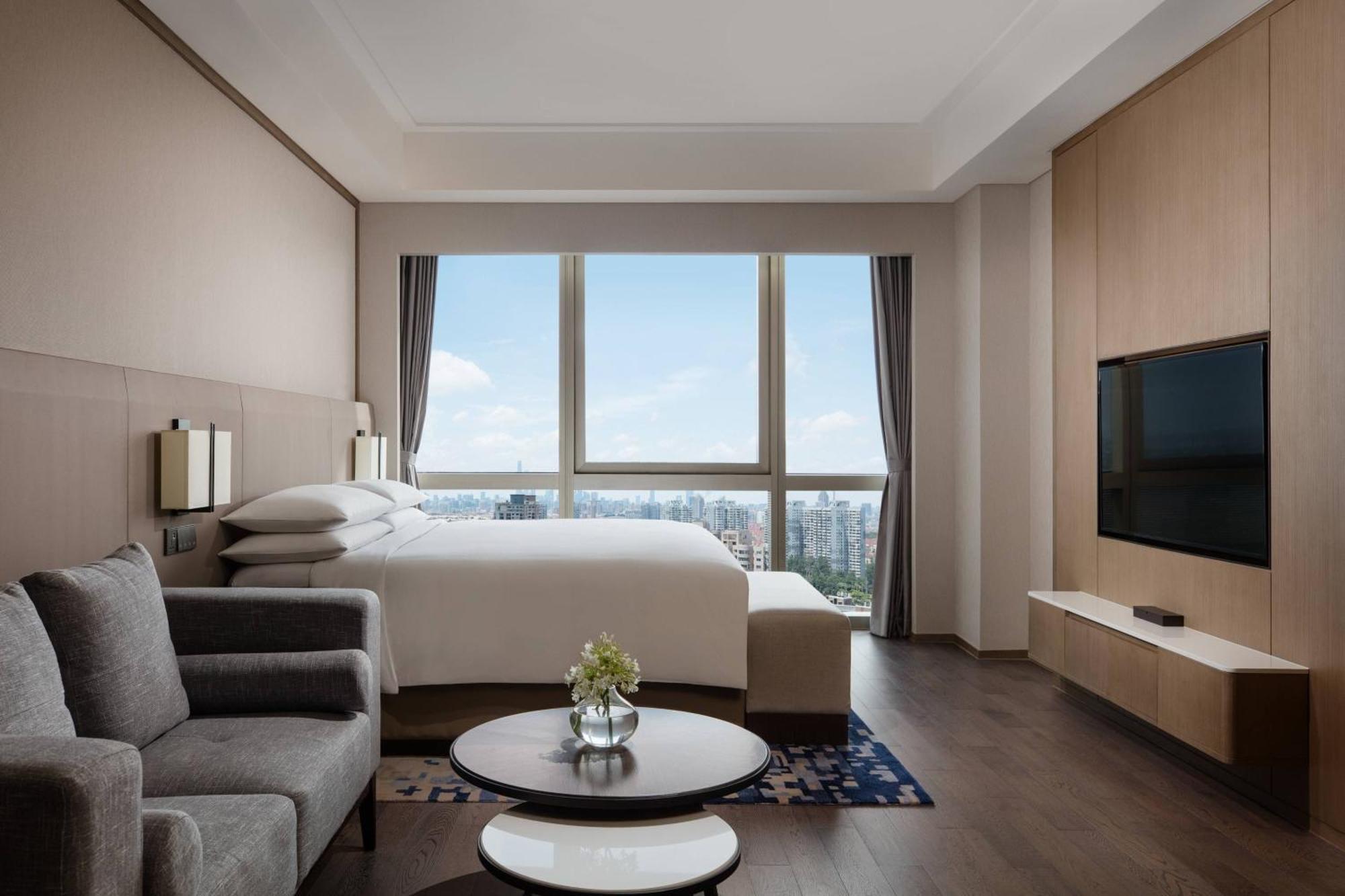 Marriott Pudong East - Only A 30 Minute Drive From Disney Hotel Shanghai