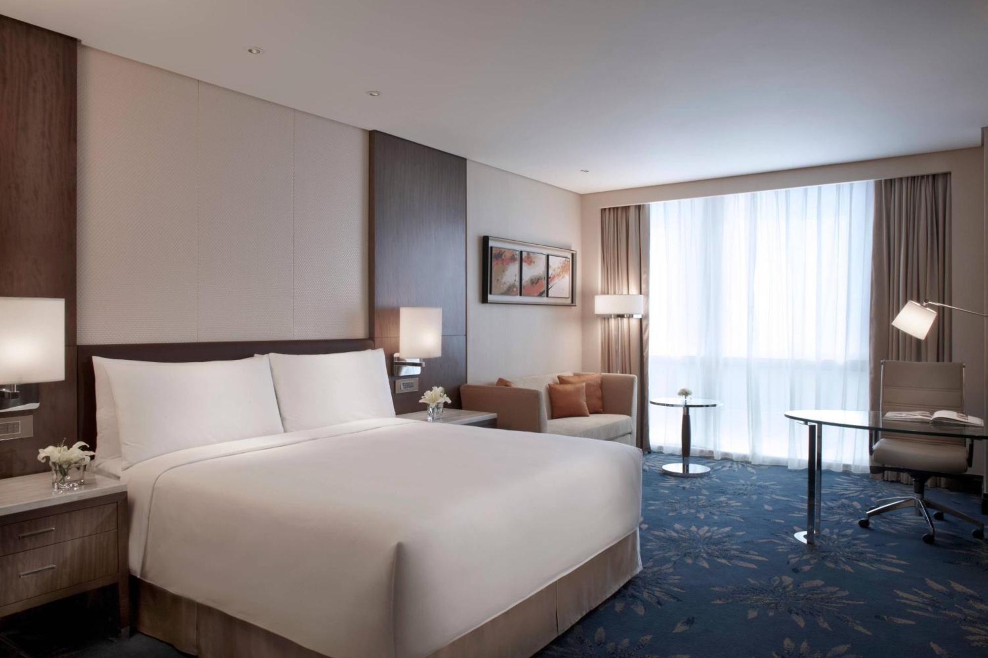 Marriott Pudong East - Only A 30 Minute Drive From Disney Hotel Shanghai