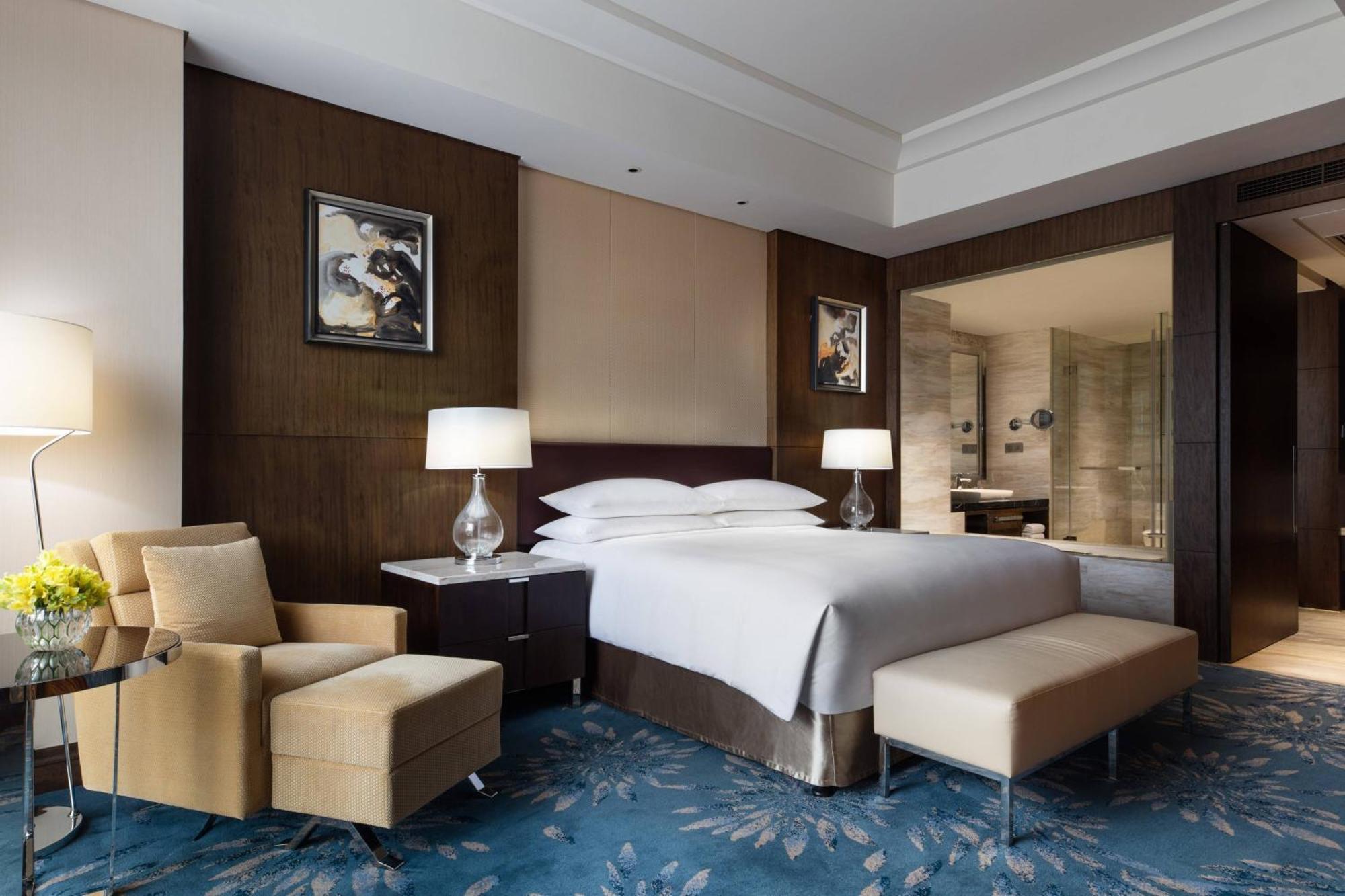 Marriott Pudong East - Only A 30 Minute Drive From Disney 5*