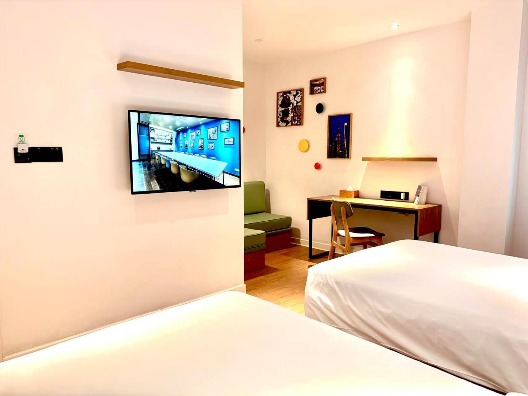 Campanile Huaihai Khách sạn 3*
