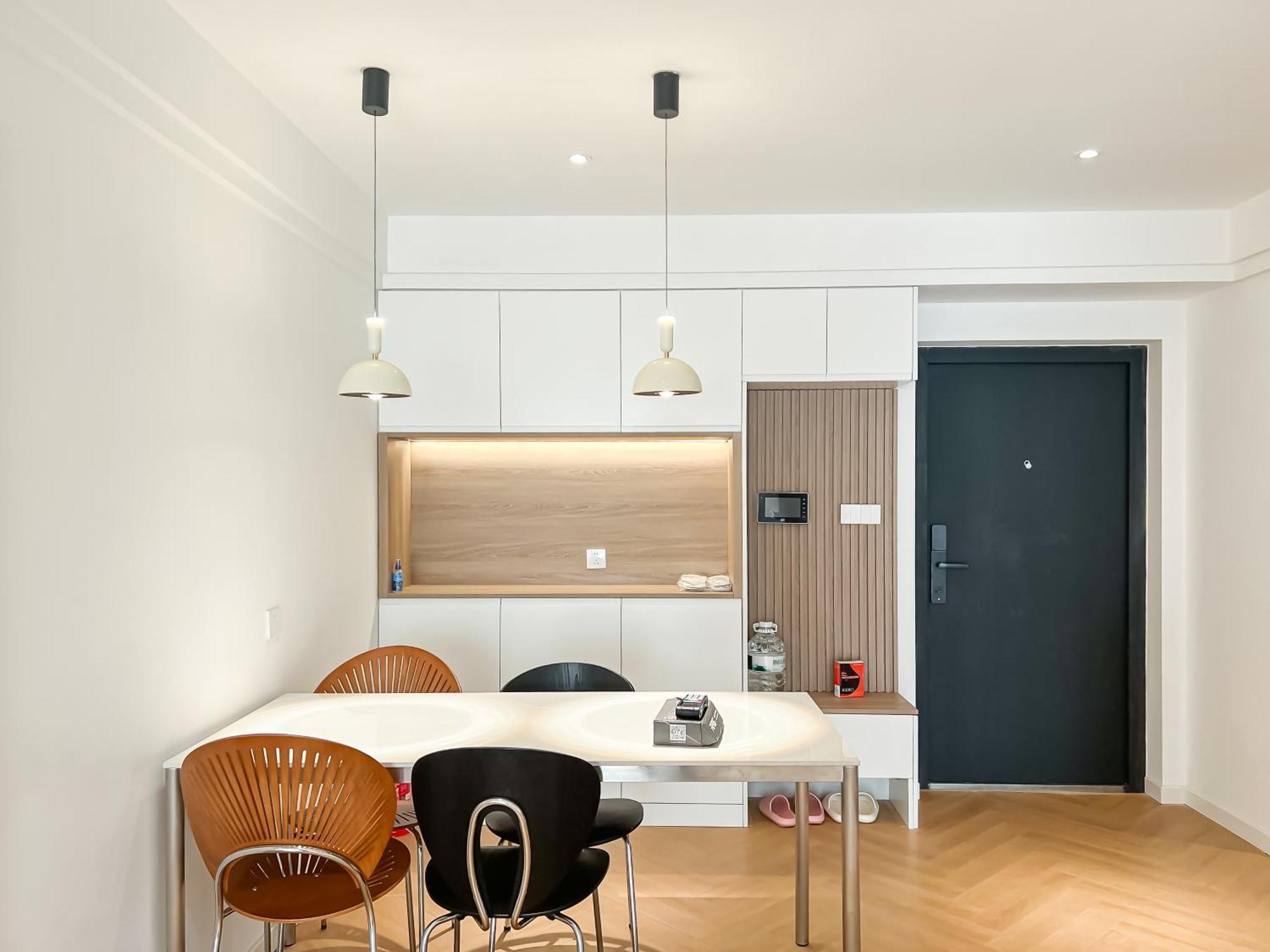 Book And Bed-lujiabang Apartment