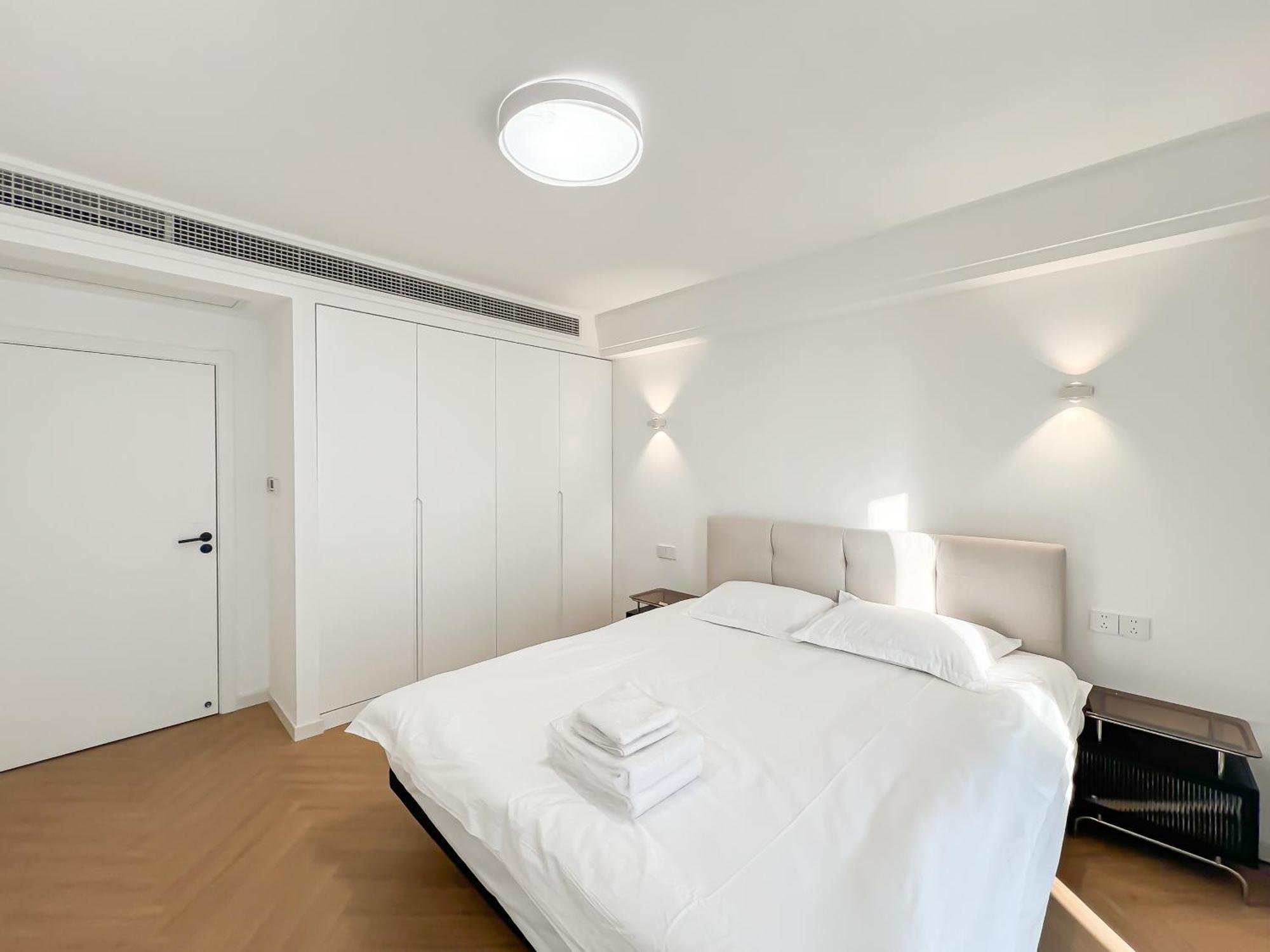 Apartment Book And Bed-lujiabang *
