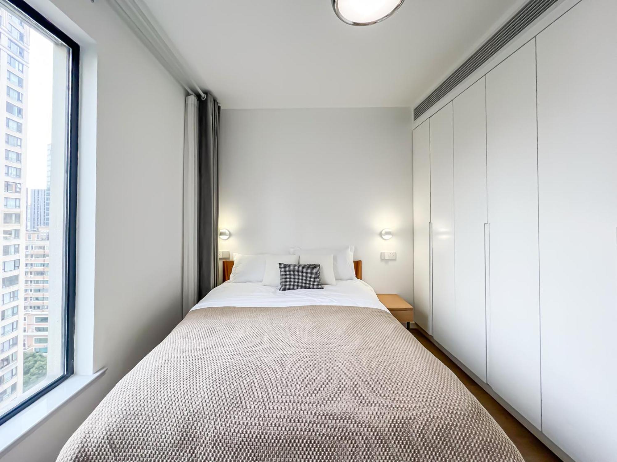 Book And Bed-lujiabang Apartment