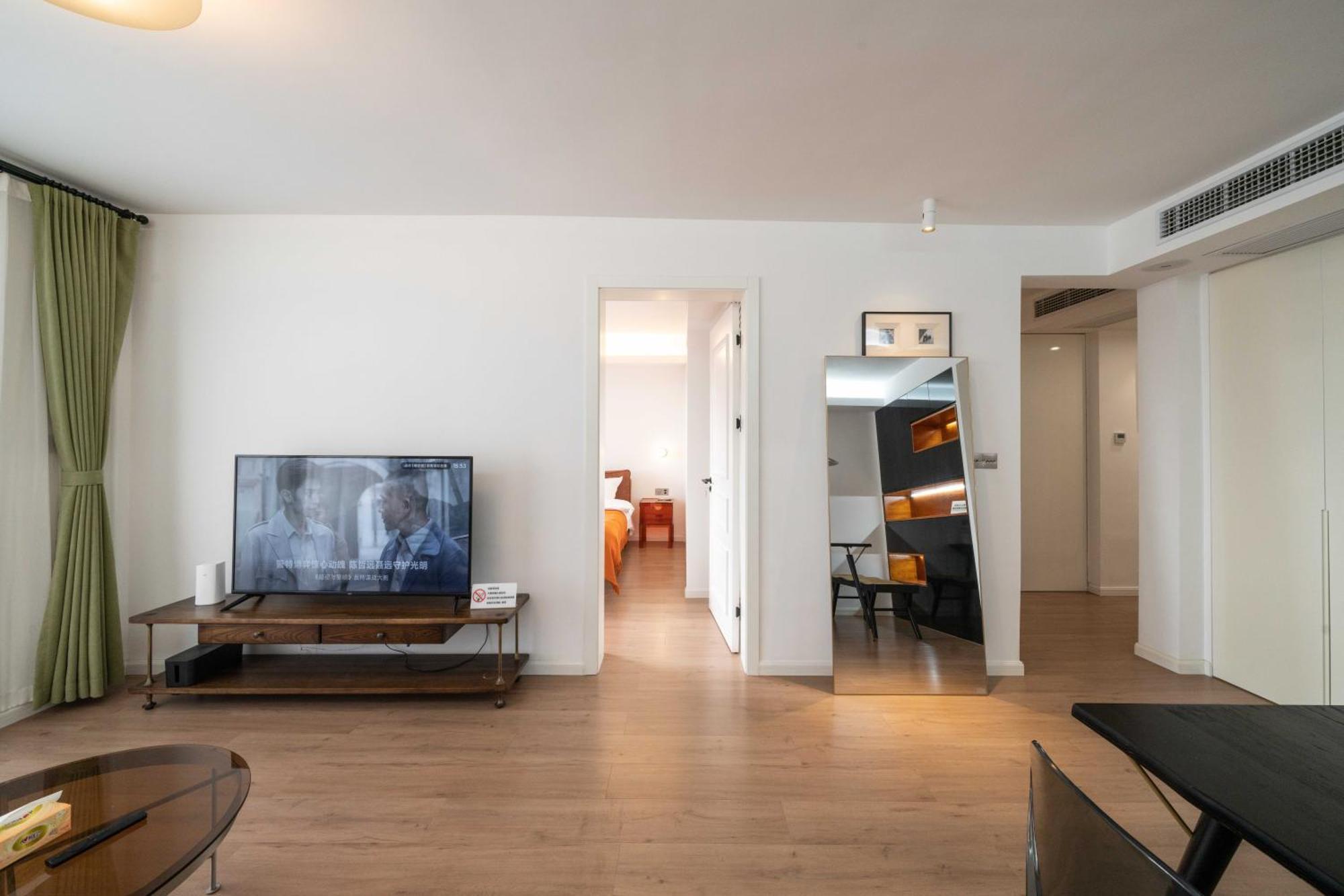 Apartment Book And Bed-lujiabang Shanghai
