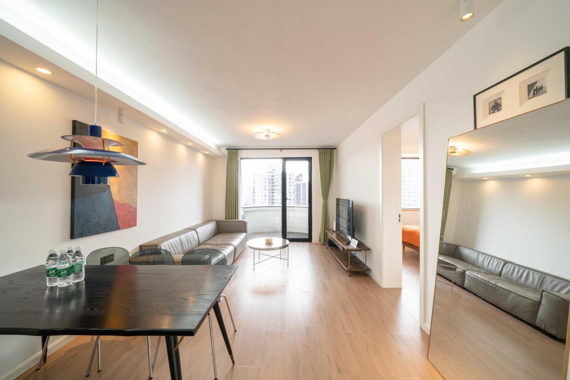 Book And Bed-lujiabang Apartment