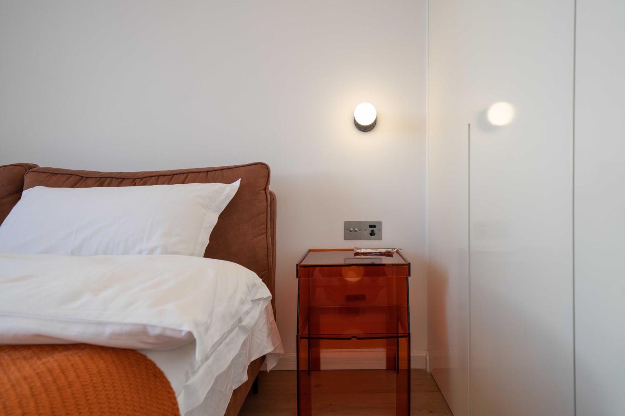 Book And Bed-lujiabang