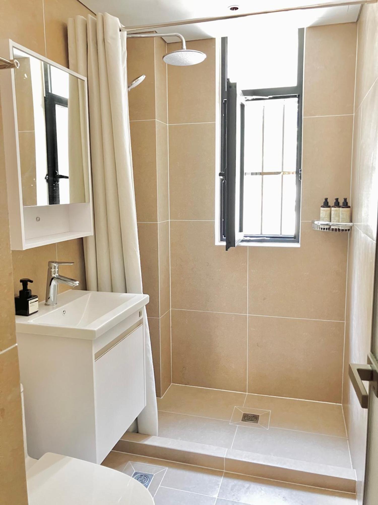 2-bedroom Ment With Garden Apartment