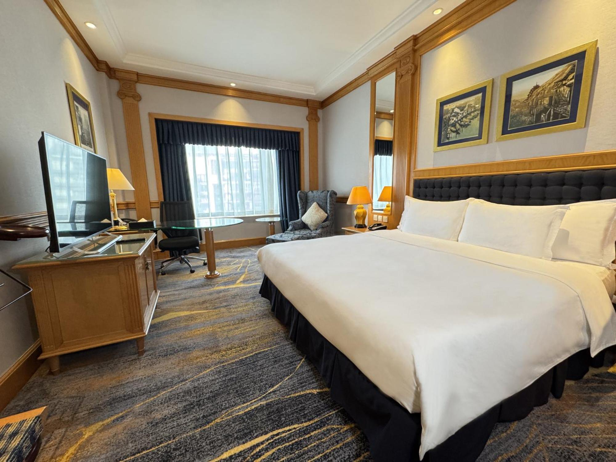 Crowne Plaza By Ihg Otel